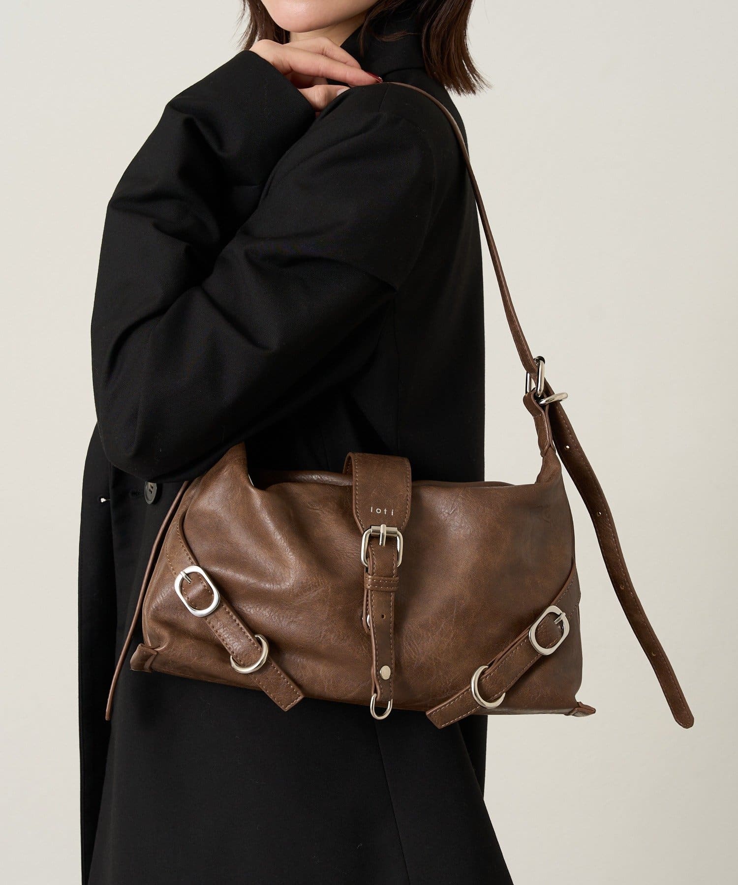 mline(エムライン) loti ベルトデザインショルダーBAG