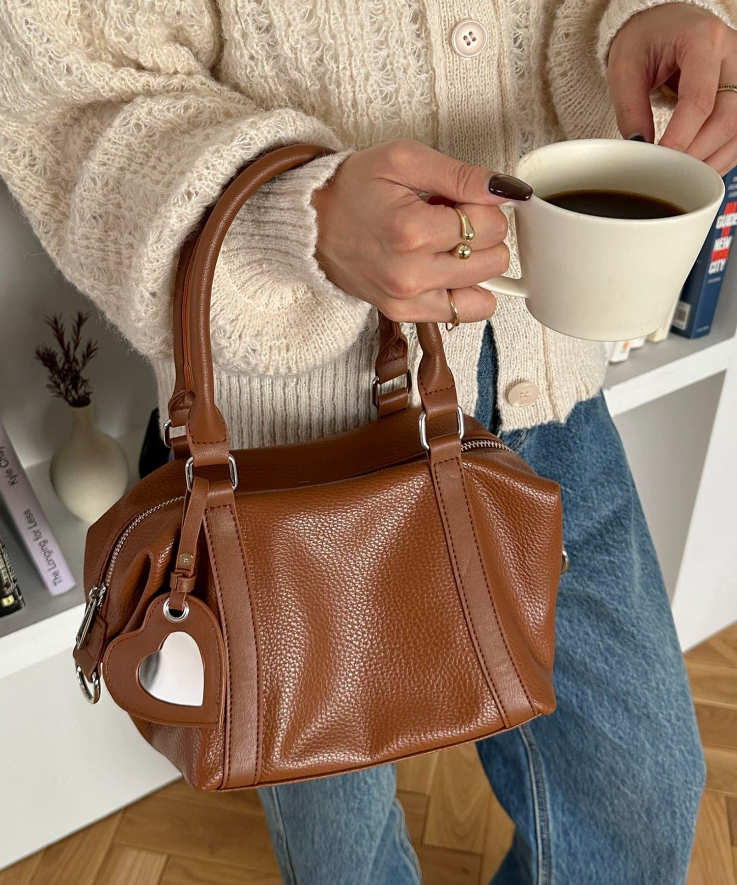 DISCOAT(ディスコート) 12/11(金)12：00～【SS先行予約/600mlペットボトル◎】ミラーチャーム付ソフトミニボストンバッグ《詳細動画あり》