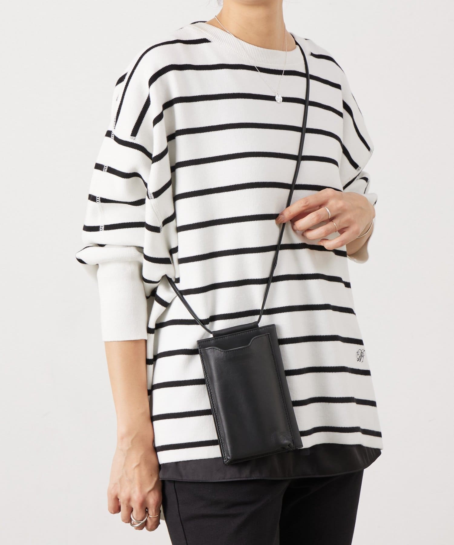 BEARDSLEY(ビアズリー) 《1/1(木)12:00予約開始》スマホショルダーBag