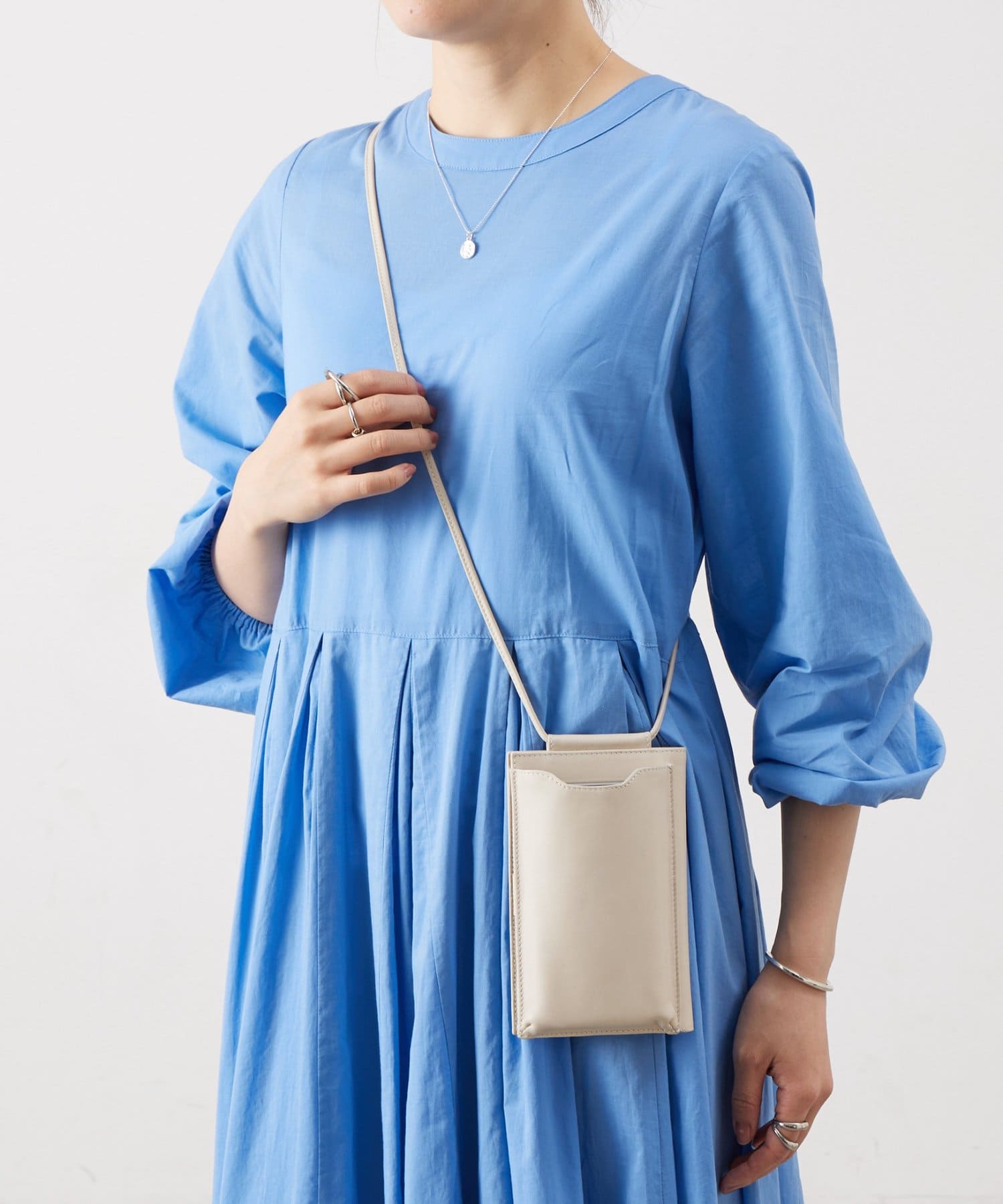 BEARDSLEY(ビアズリー) 《1/1(木)12:00予約開始》スマホショルダーBag