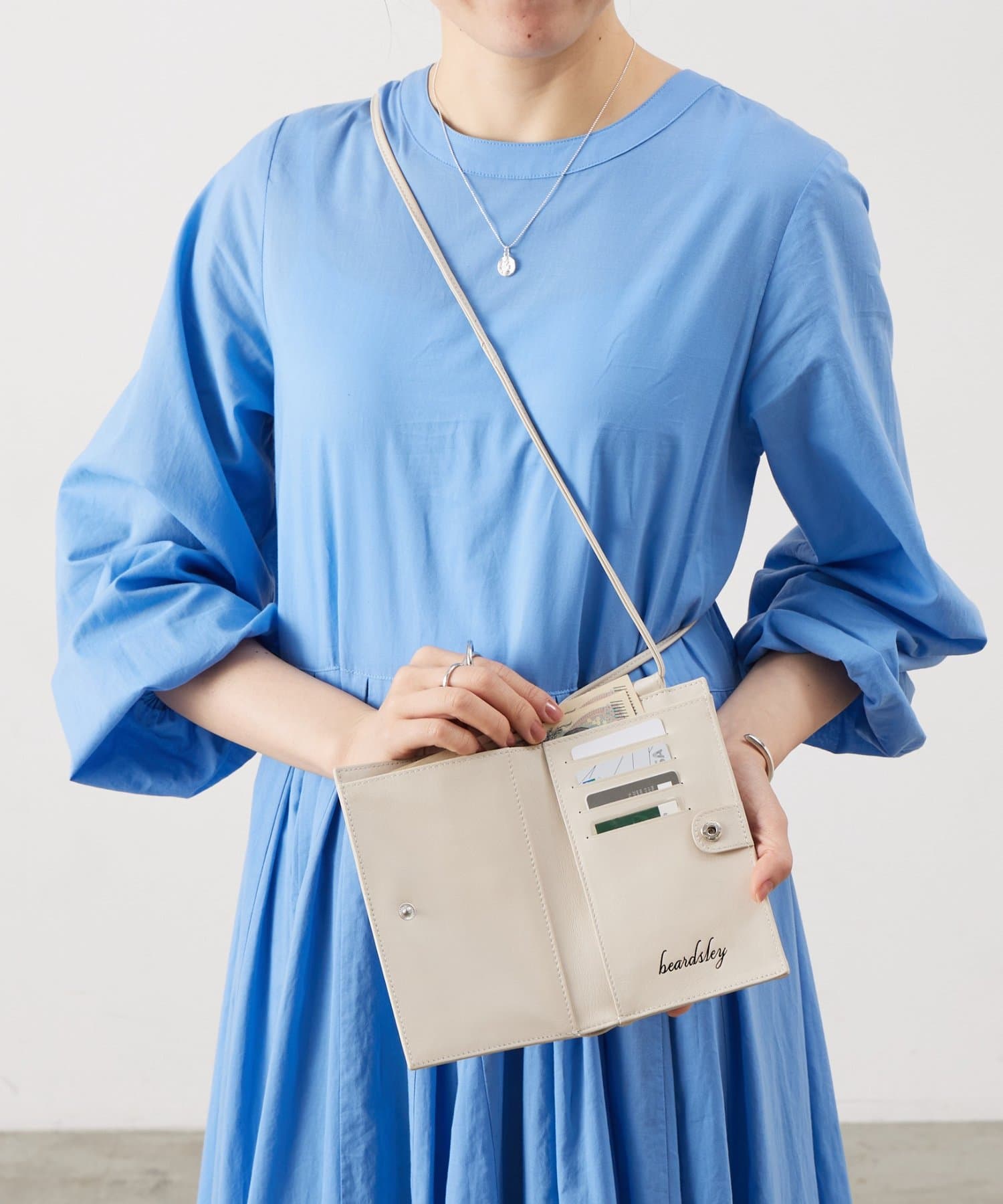 BEARDSLEY(ビアズリー) 《1/1(木)12:00予約開始》スマホショルダーBag