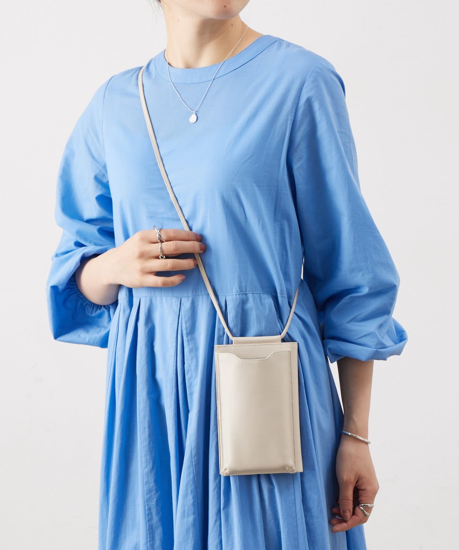 BEARDSLEY(ビアズリー) 《1/1(木)12:00予約開始》スマホショルダーBag