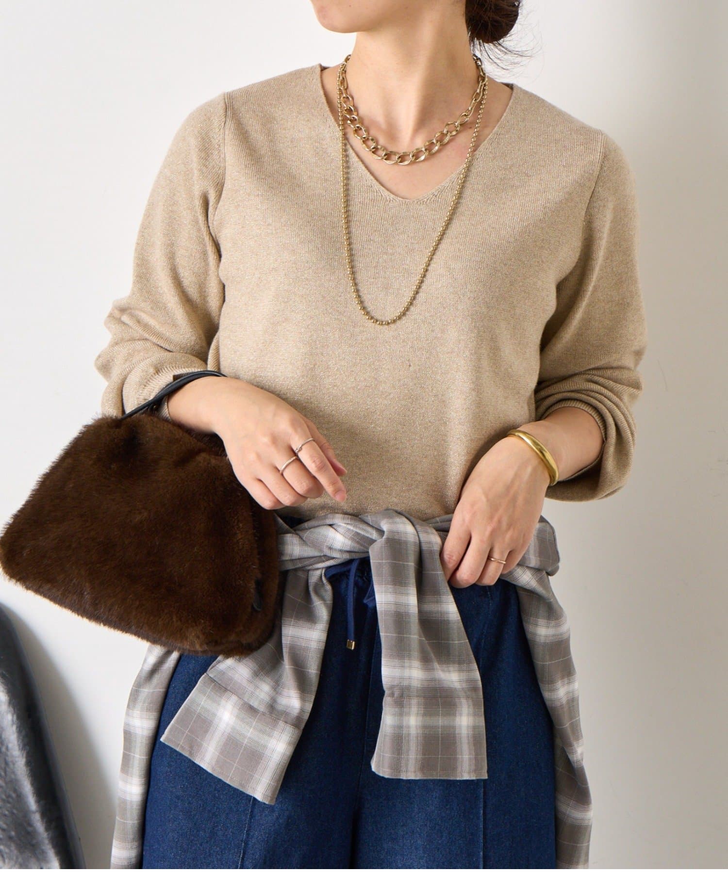 Jena　espace merveilleux(ジェナ　エスパスメルヴェイユ) ラメプレーティングVニット