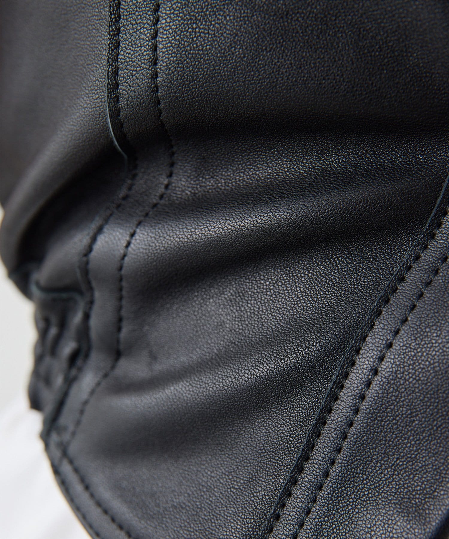 Whim Gazette(ウィム ガゼット) レザービスチェ