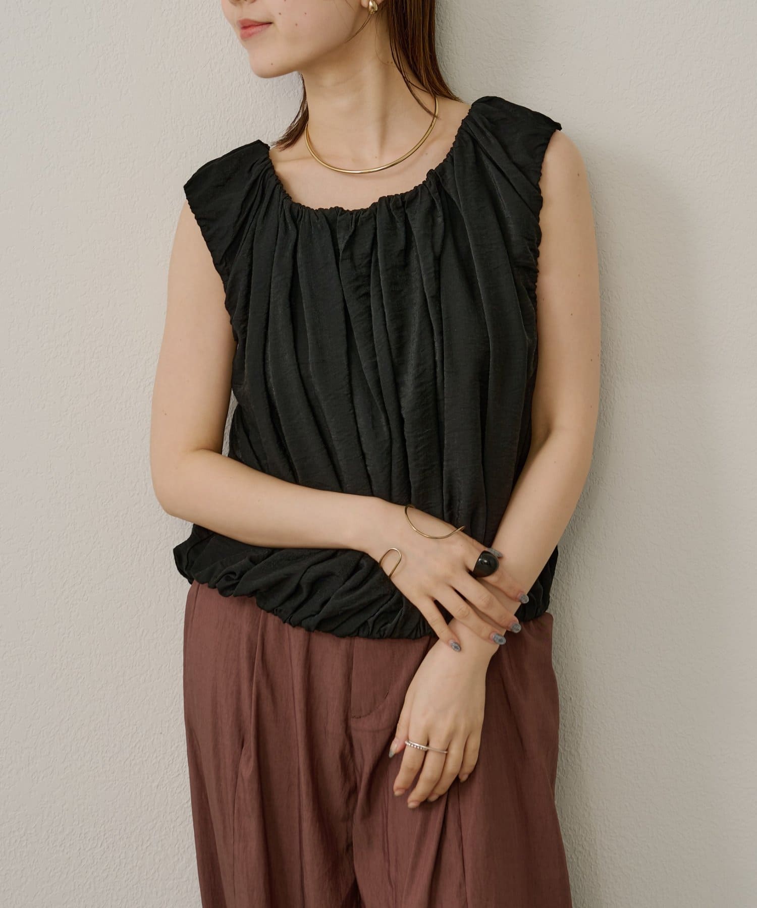 OUTLET(アウトレット) 【Omekashi】ギャザーノースリブラウス