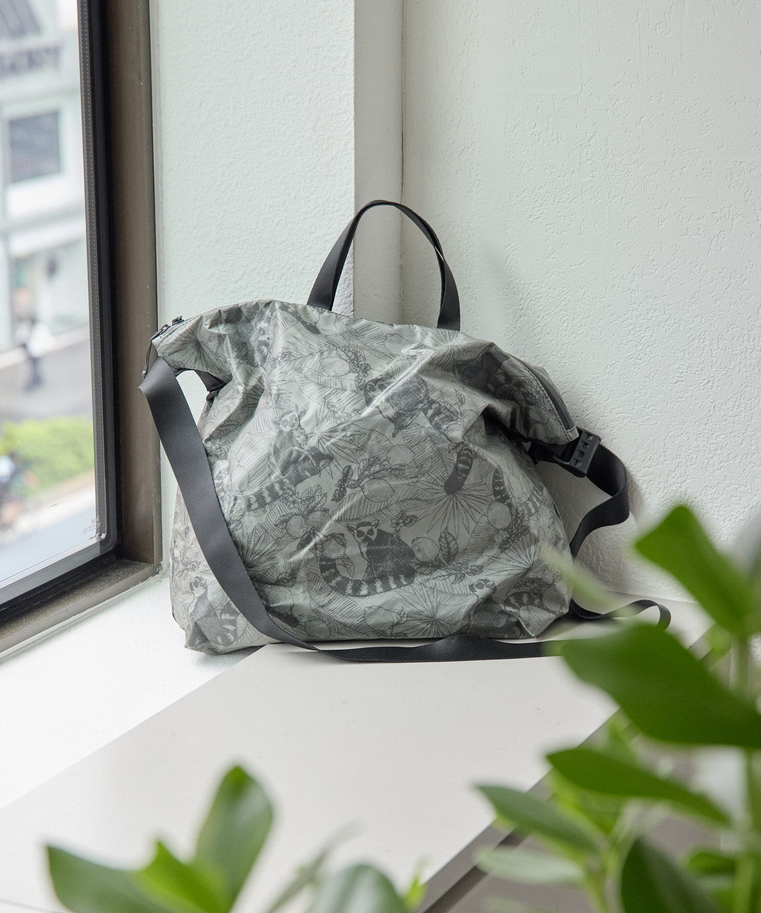 ear PAPILLONNER】ワオキツネザル柄トート＆ショルダーバッグ | OUTLET