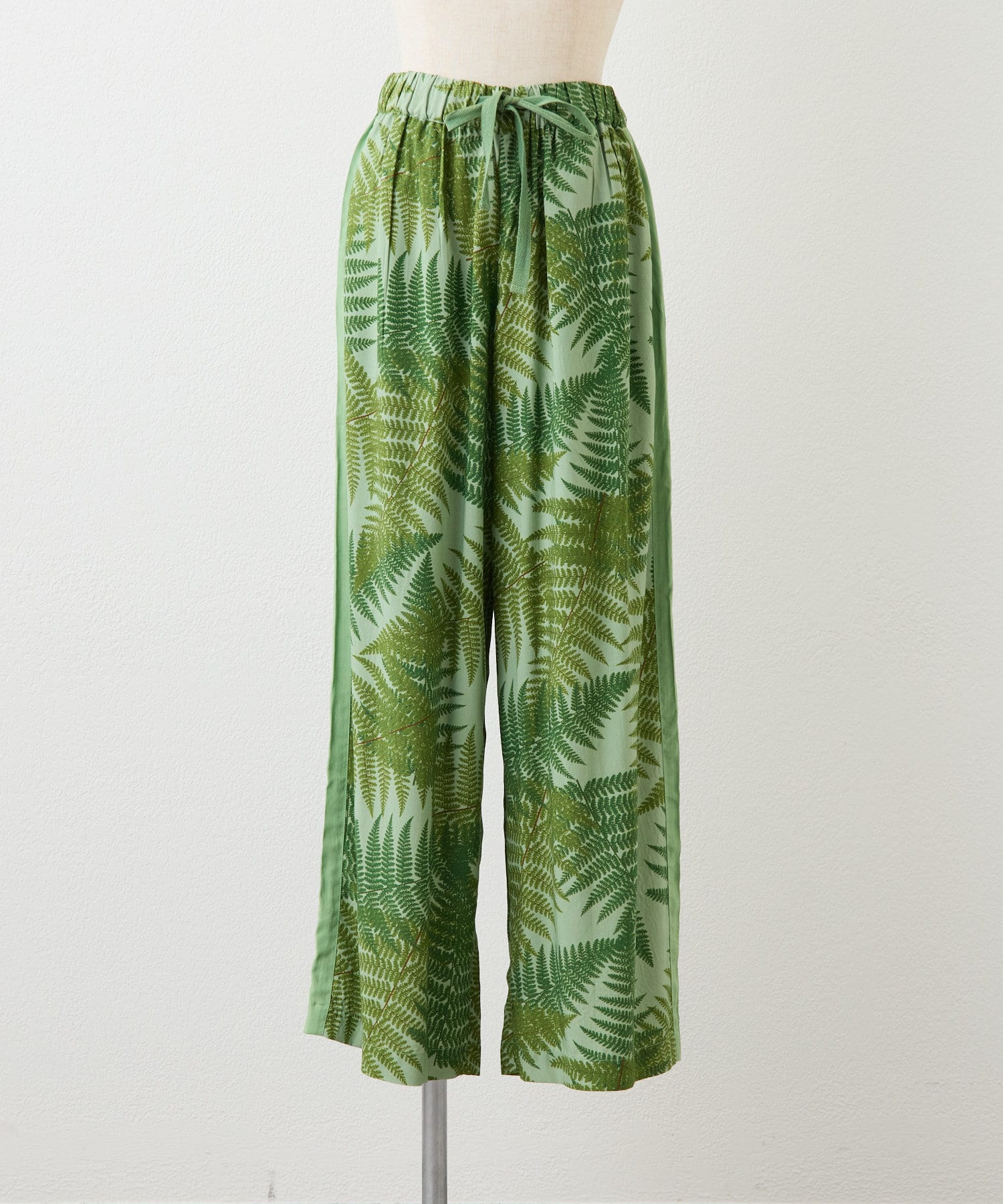 OUTLET(アウトレット) 【ear PAPILLONNER】シダ柄パンツ