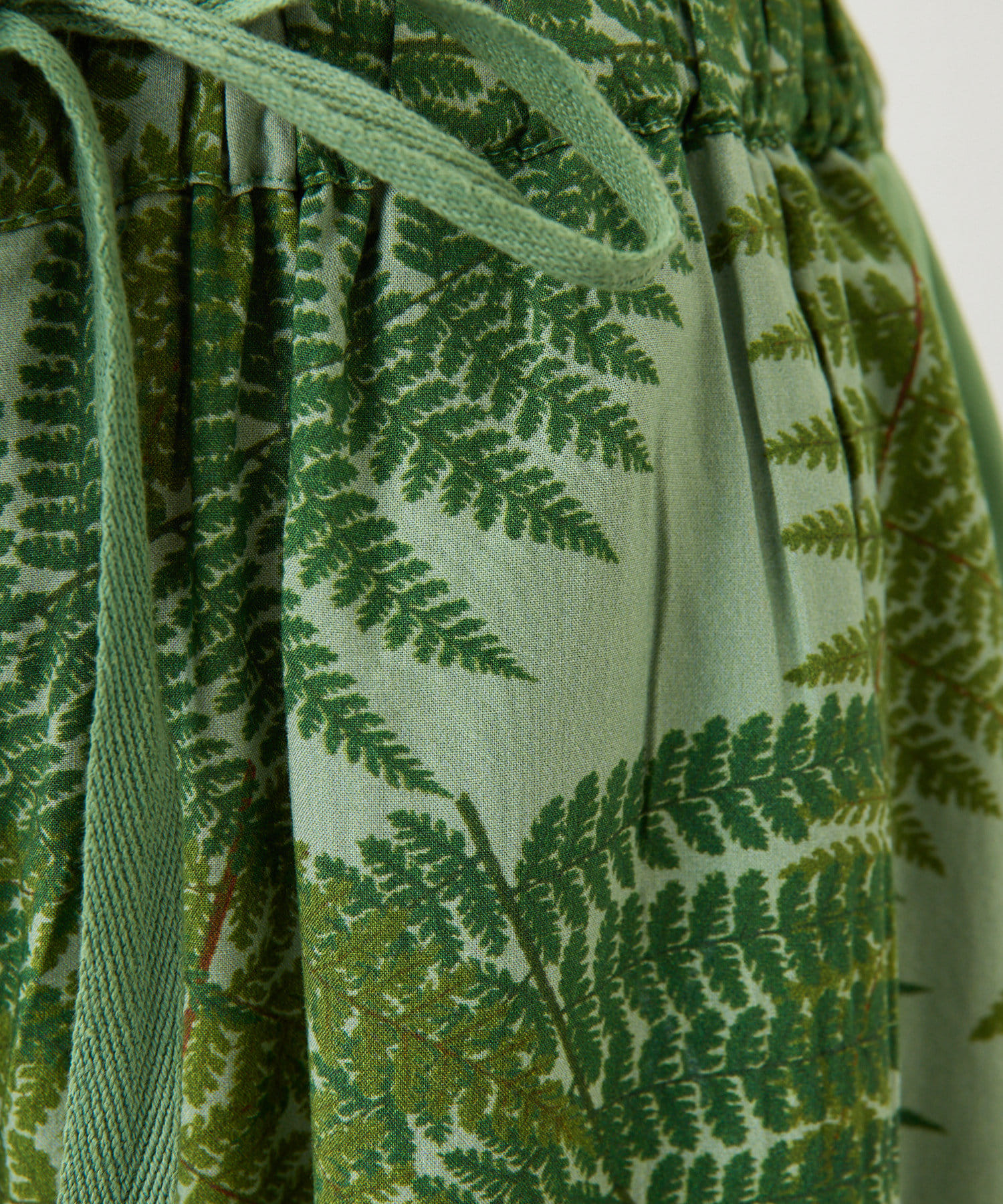 OUTLET(アウトレット) 【ear PAPILLONNER】シダ柄パンツ