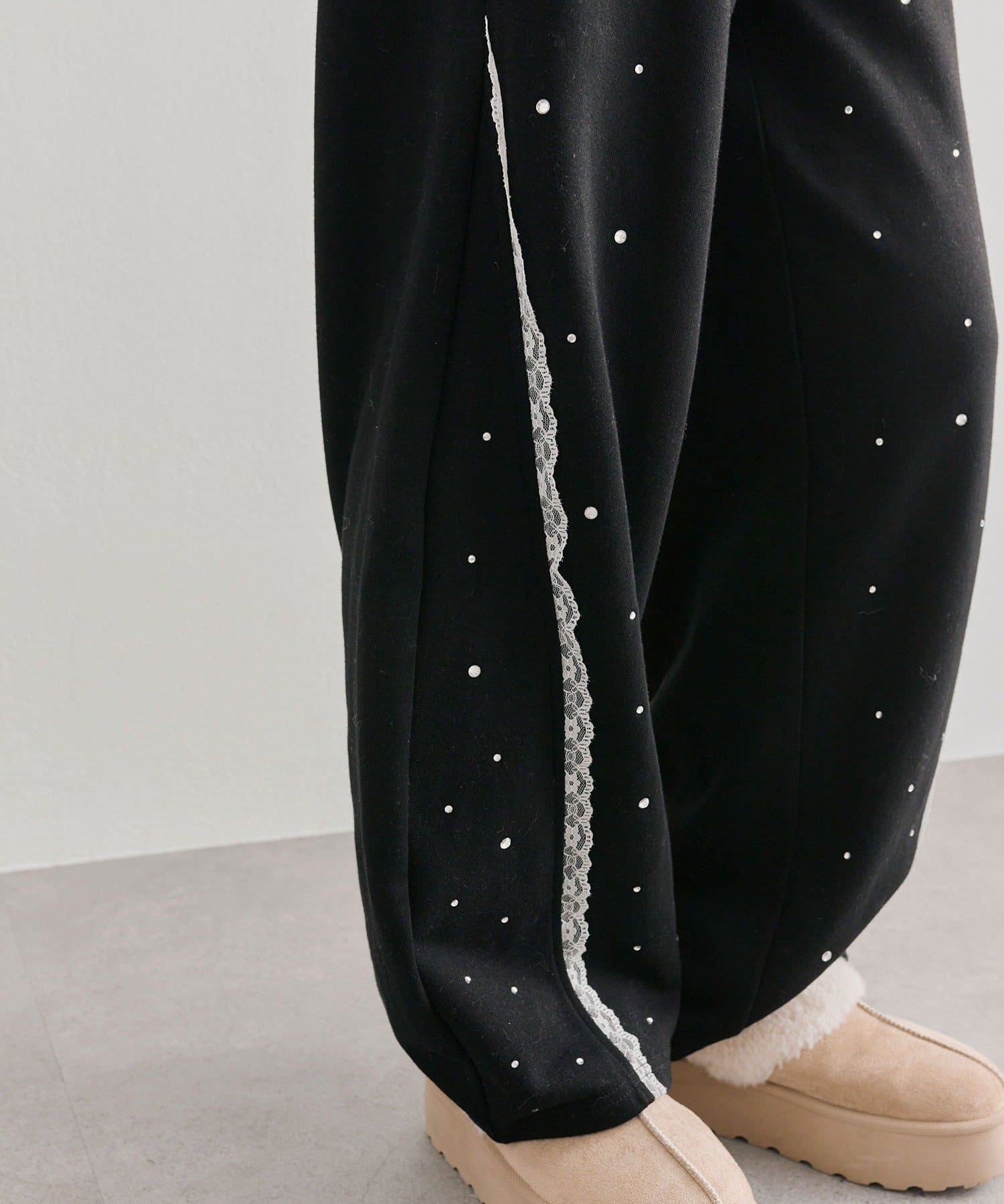 OLIVE des OLIVE(オリーブ デ オリーブ) キラキラバレルレッグパンツ