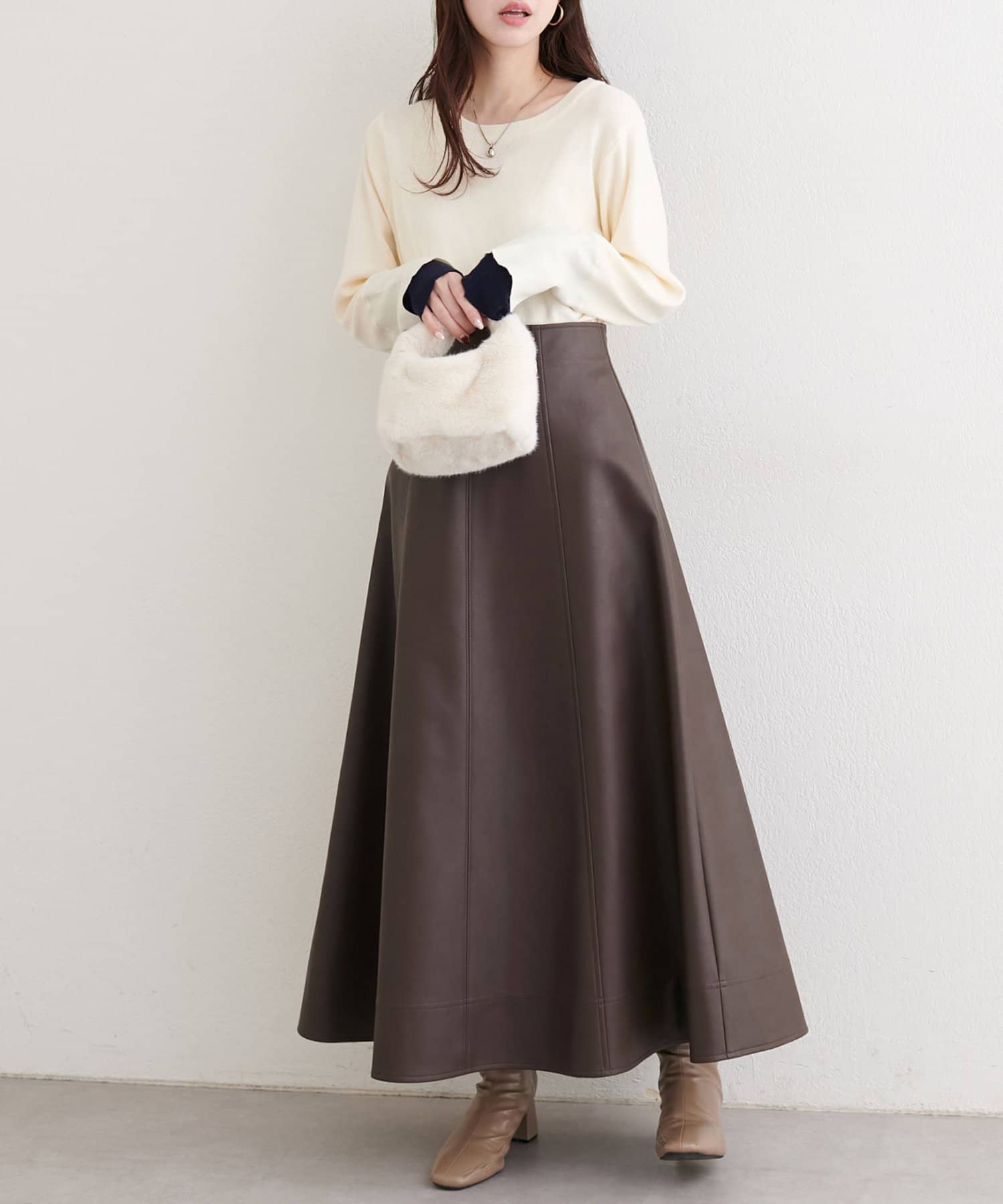 natural couture(ナチュラルクチュール) フェイクレザーフレアスカート