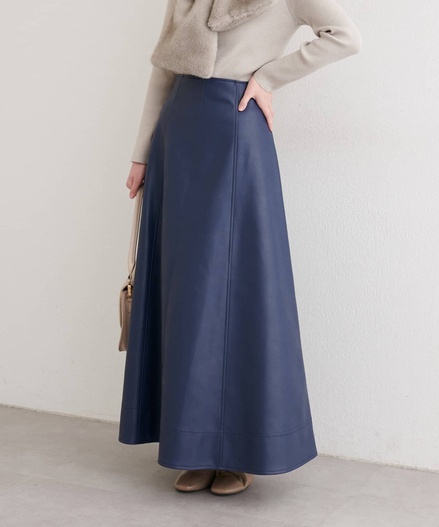 natural couture(ナチュラルクチュール) フェイクレザーフレアスカート