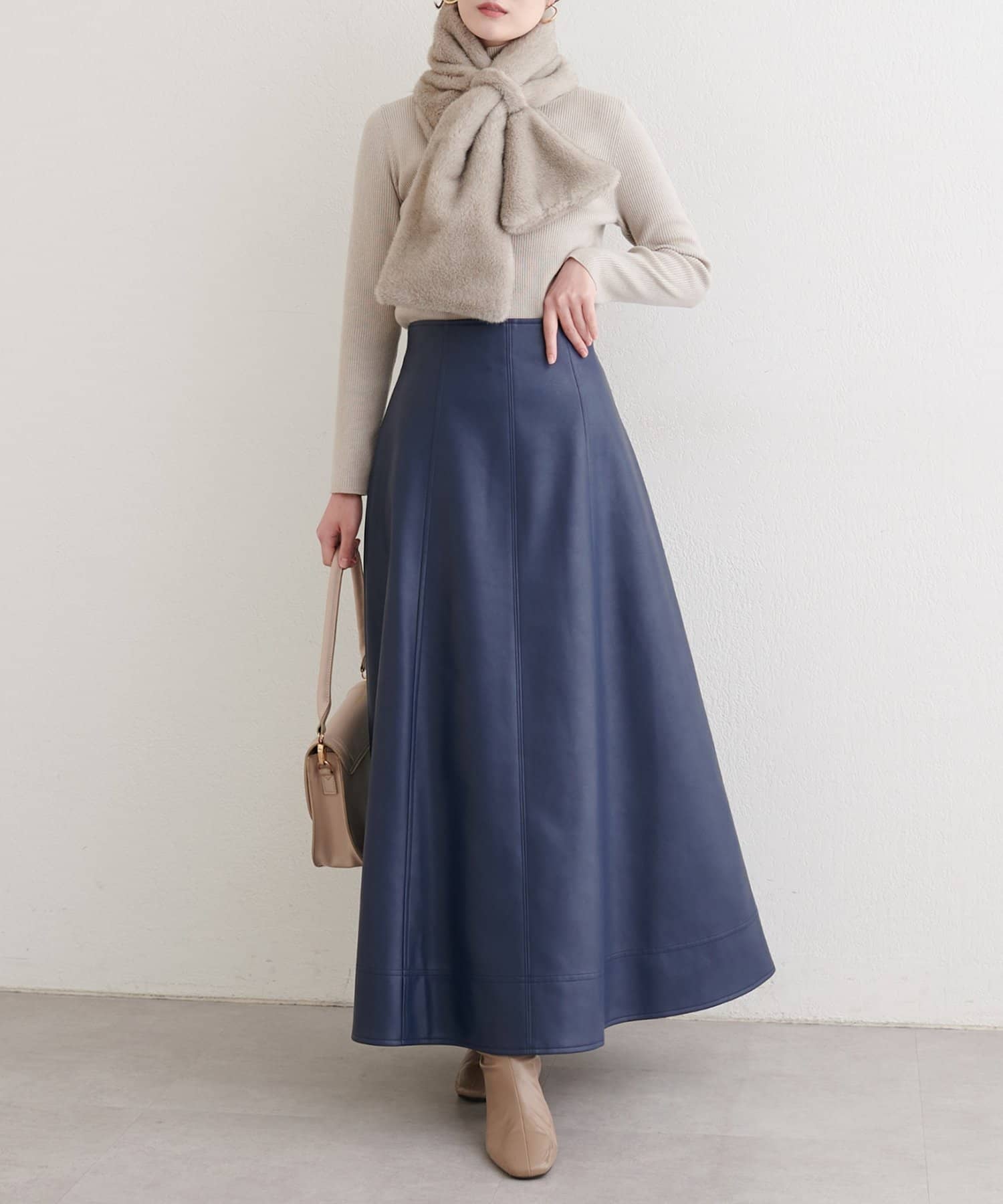 natural couture(ナチュラルクチュール) フェイクレザーフレアスカート