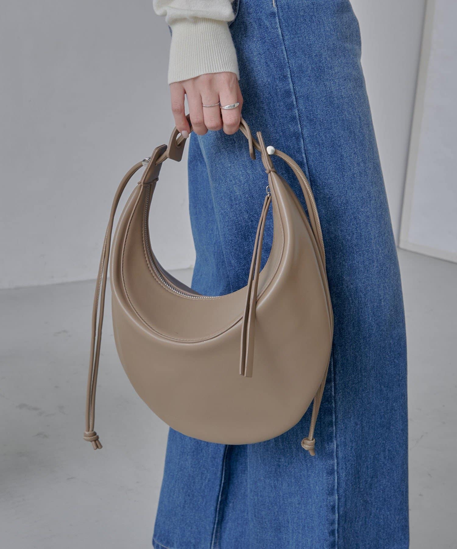 CAPRICIEUX LE'MAGE(カプリシュレマージュ) ハーフムーンバッグ