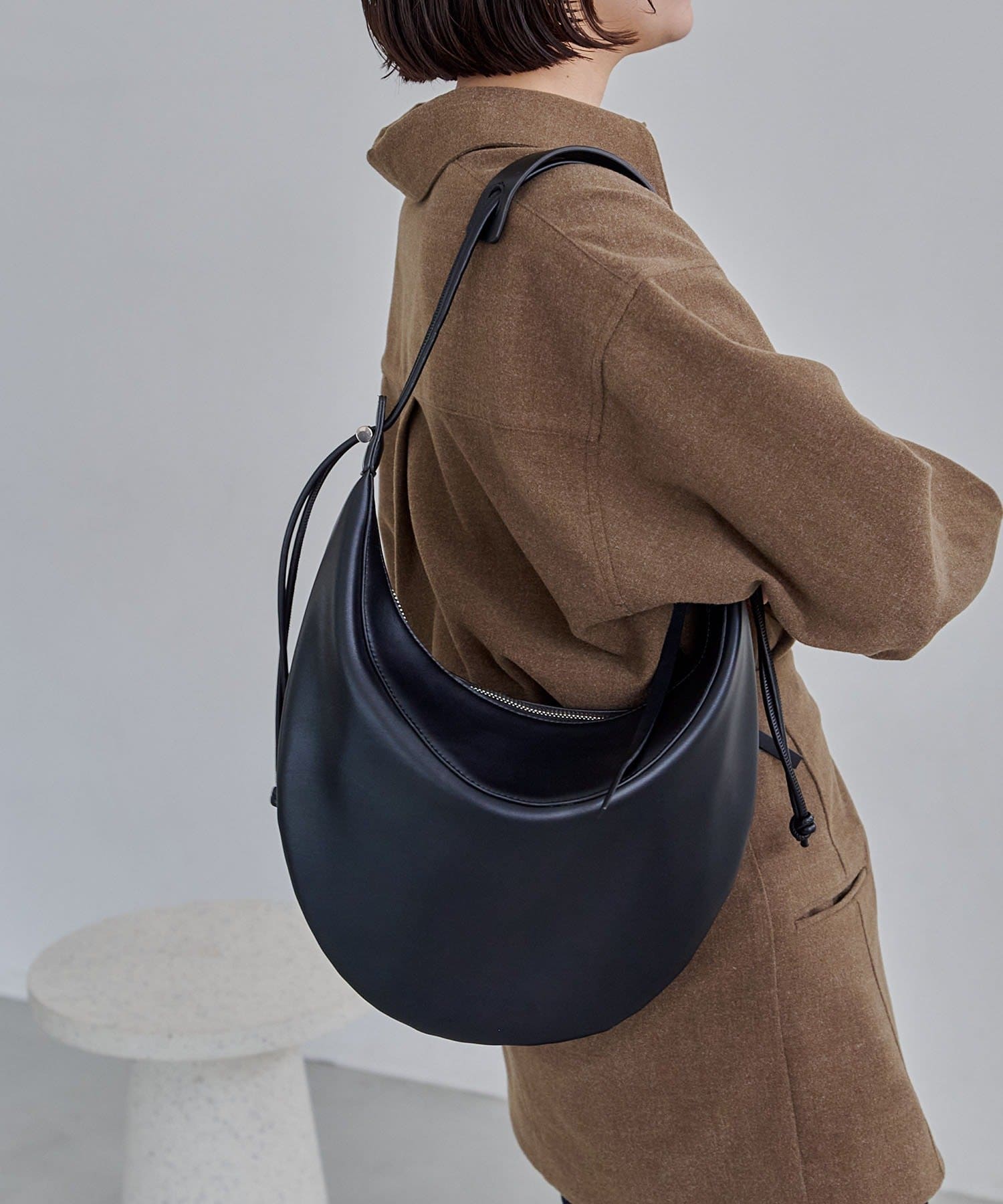 CAPRICIEUX LE'MAGE(カプリシュレマージュ) ハーフムーンバッグ