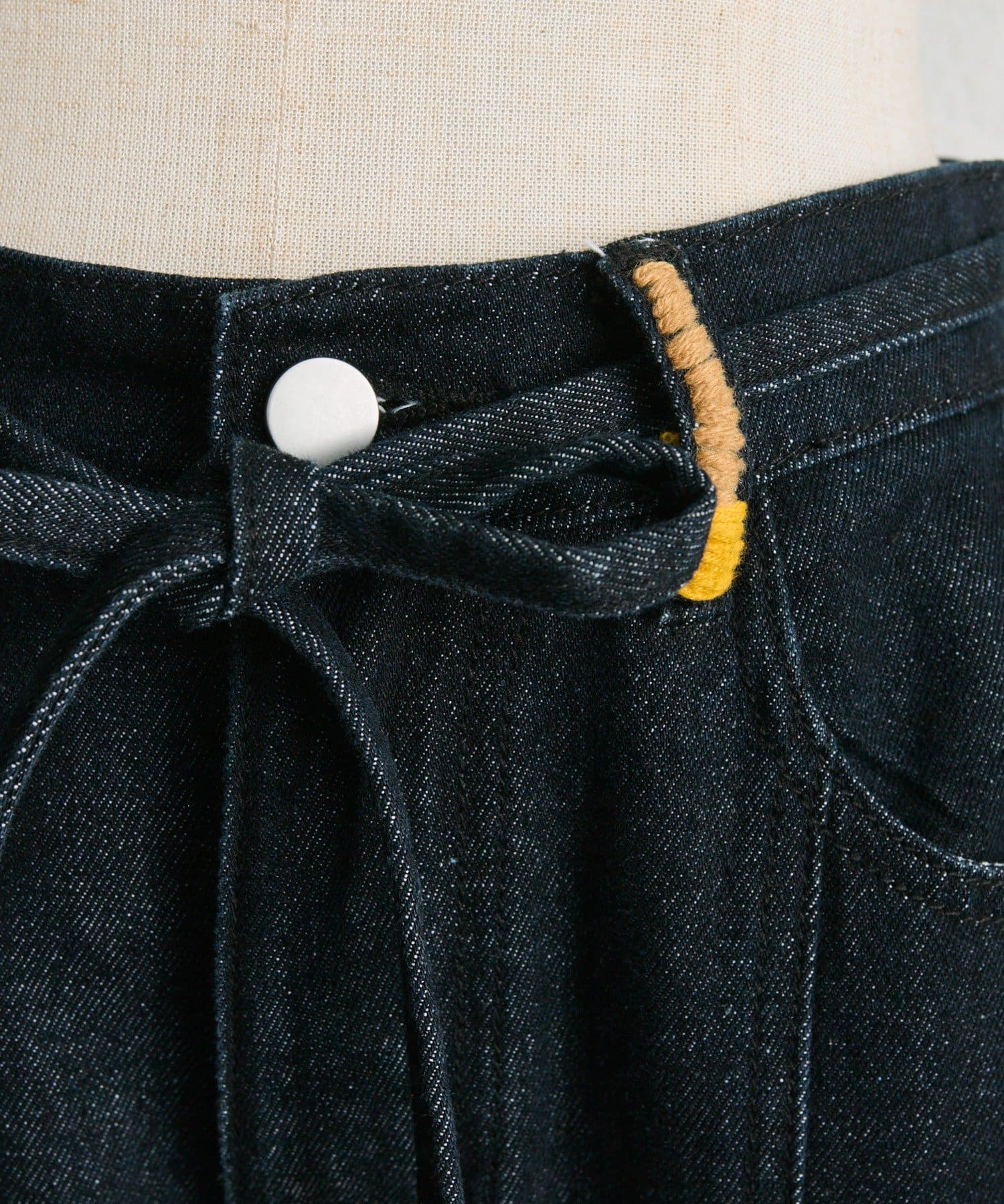 ear PAPILLONNER(イア パピヨネ) 《バックウエストゴム/切替入り》ポケット花刺しゅうデニム【SUM1 STYLE(スミスタイル)】