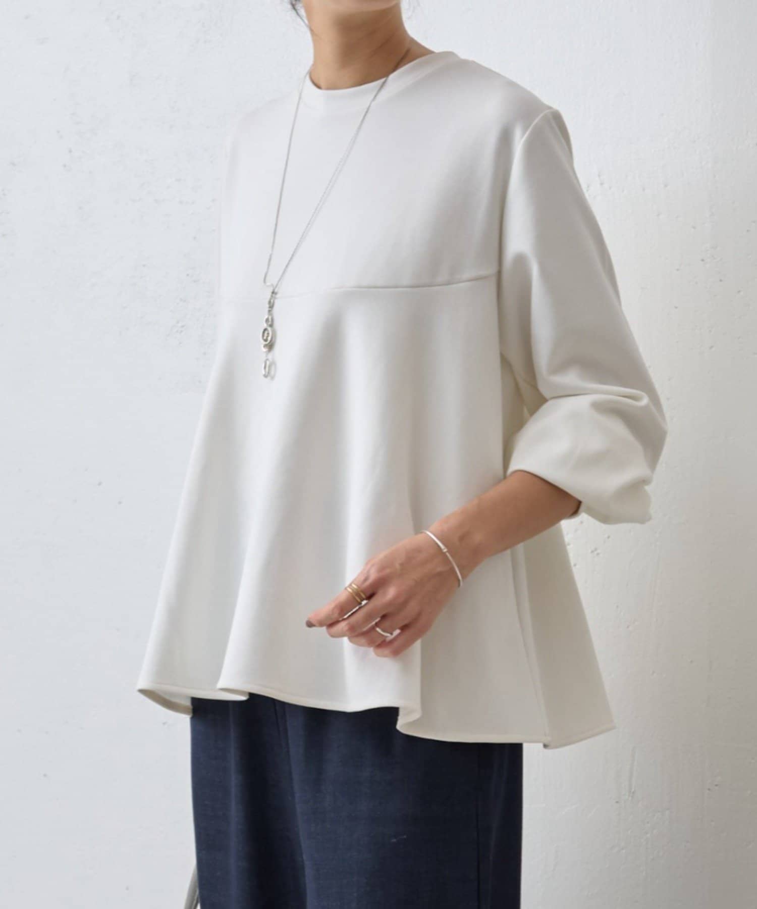 BEARDSLEY(ビアズリー) 《11/23(日)12：00 予約開始》フレアプルオーバー