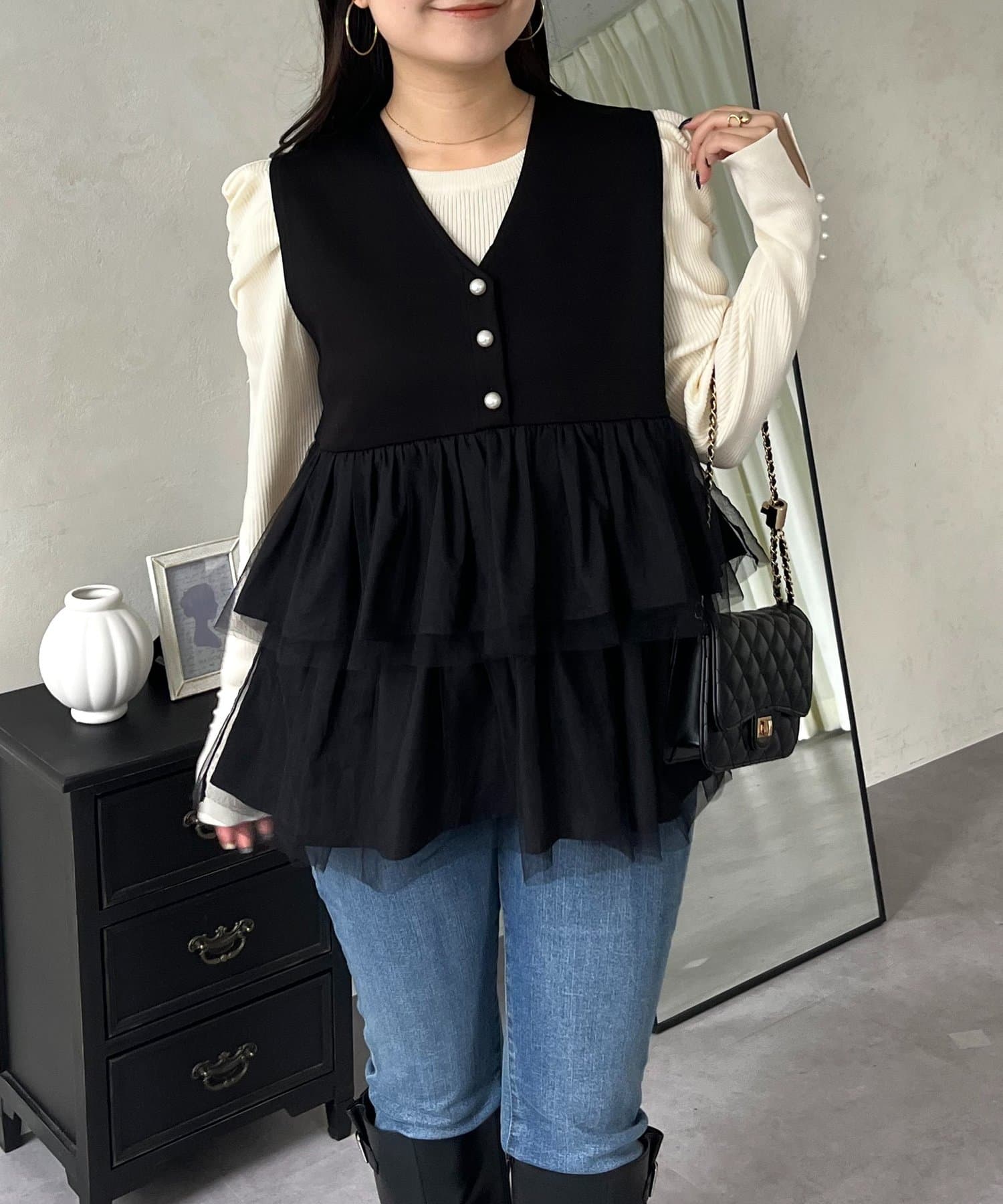 prose verse(プロズヴェール) パールボタンチュールフリルVネックベスト