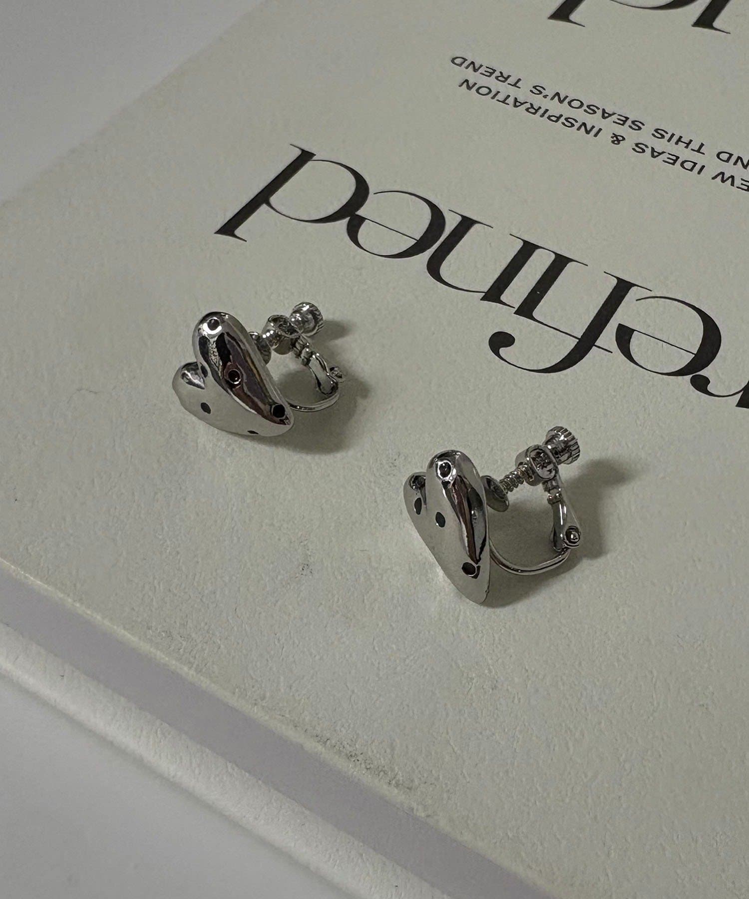 CAPRICIEUX LE'MAGE(カプリシュレマージュ) 〈GOLDY/ゴールディ〉ドットハートプチイヤリング