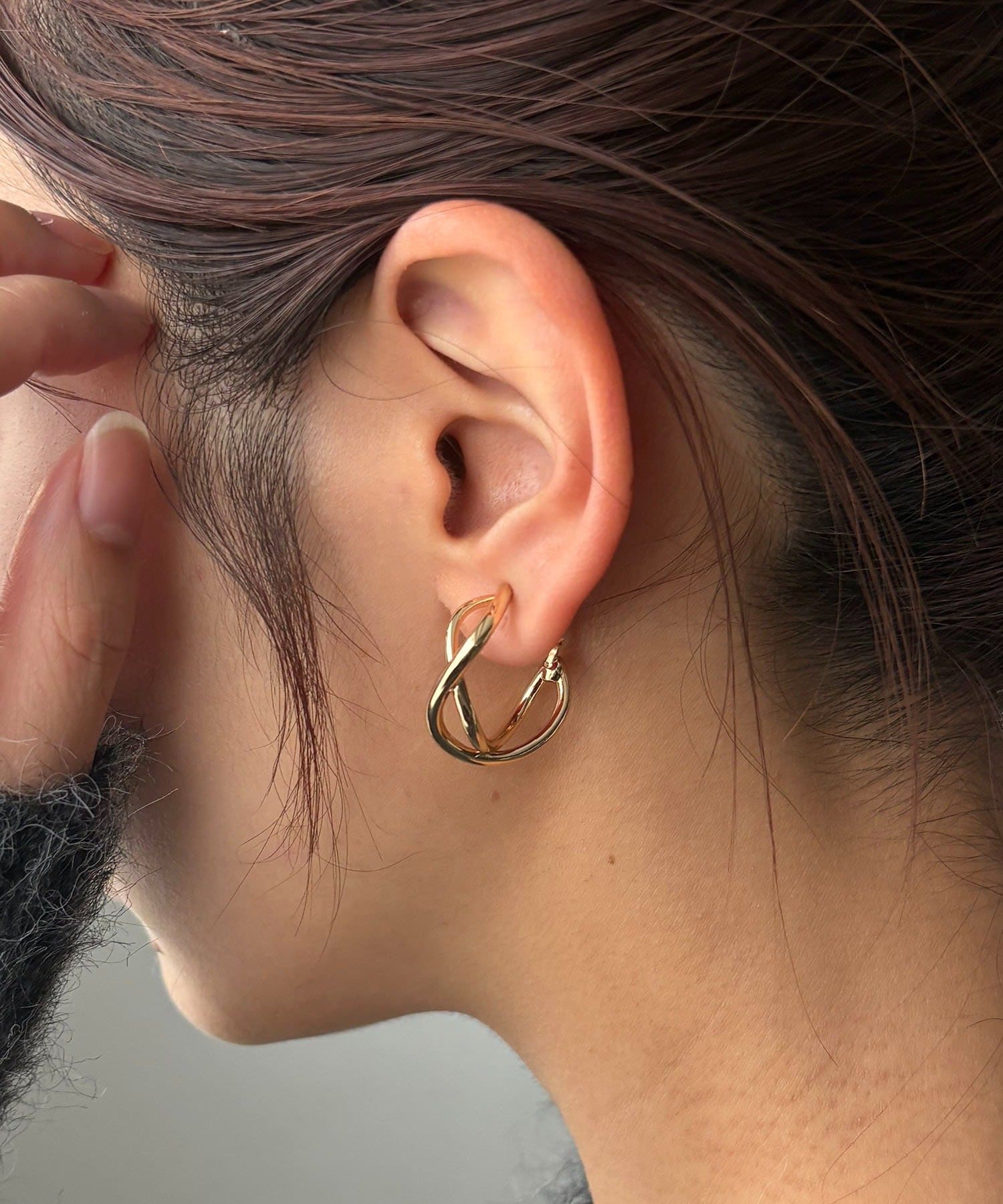 CAPRICIEUX LE'MAGE(カプリシュレマージュ) 〈GOLDY/ゴールディ〉ツイストフープイヤリング