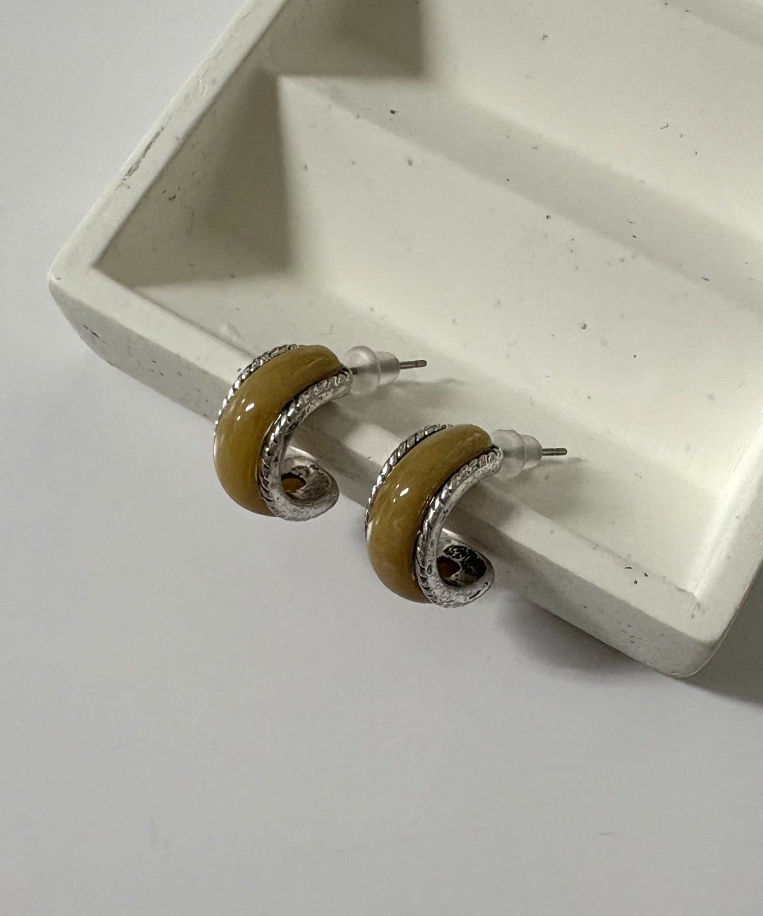 CAPRICIEUX LE'MAGE(カプリシュレマージュ) 〈GOLDY/ゴールディ〉ストーンビンテージ調ピアス