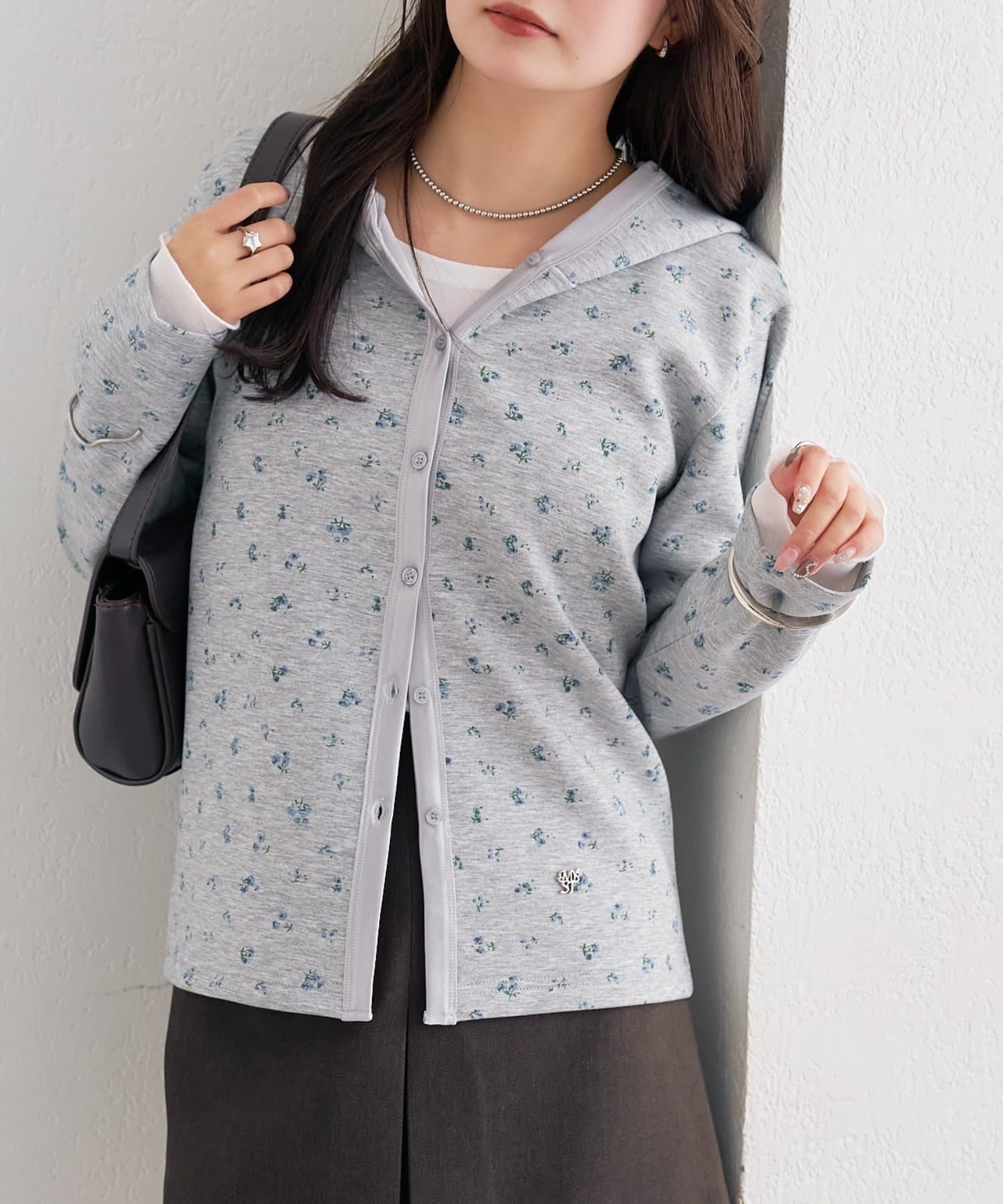 mystic(ミスティック) サテン切り替えポンチフーディ