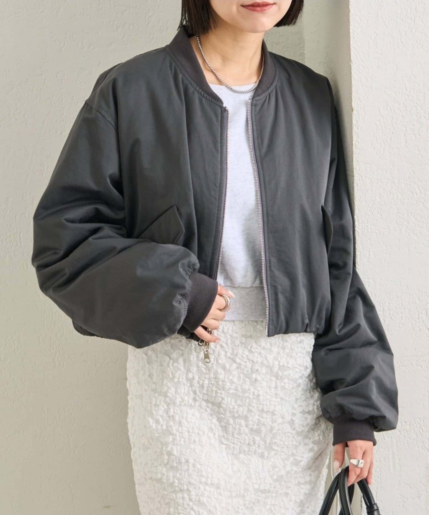 mystic(ミスティック) サテンショートブルゾン