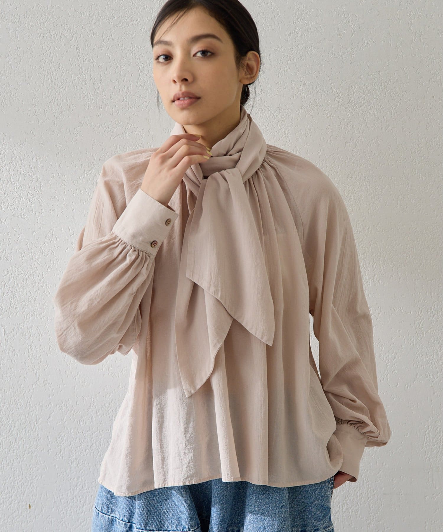 Whim Gazette(ウィム ガゼット) 製品染めボウブラウス