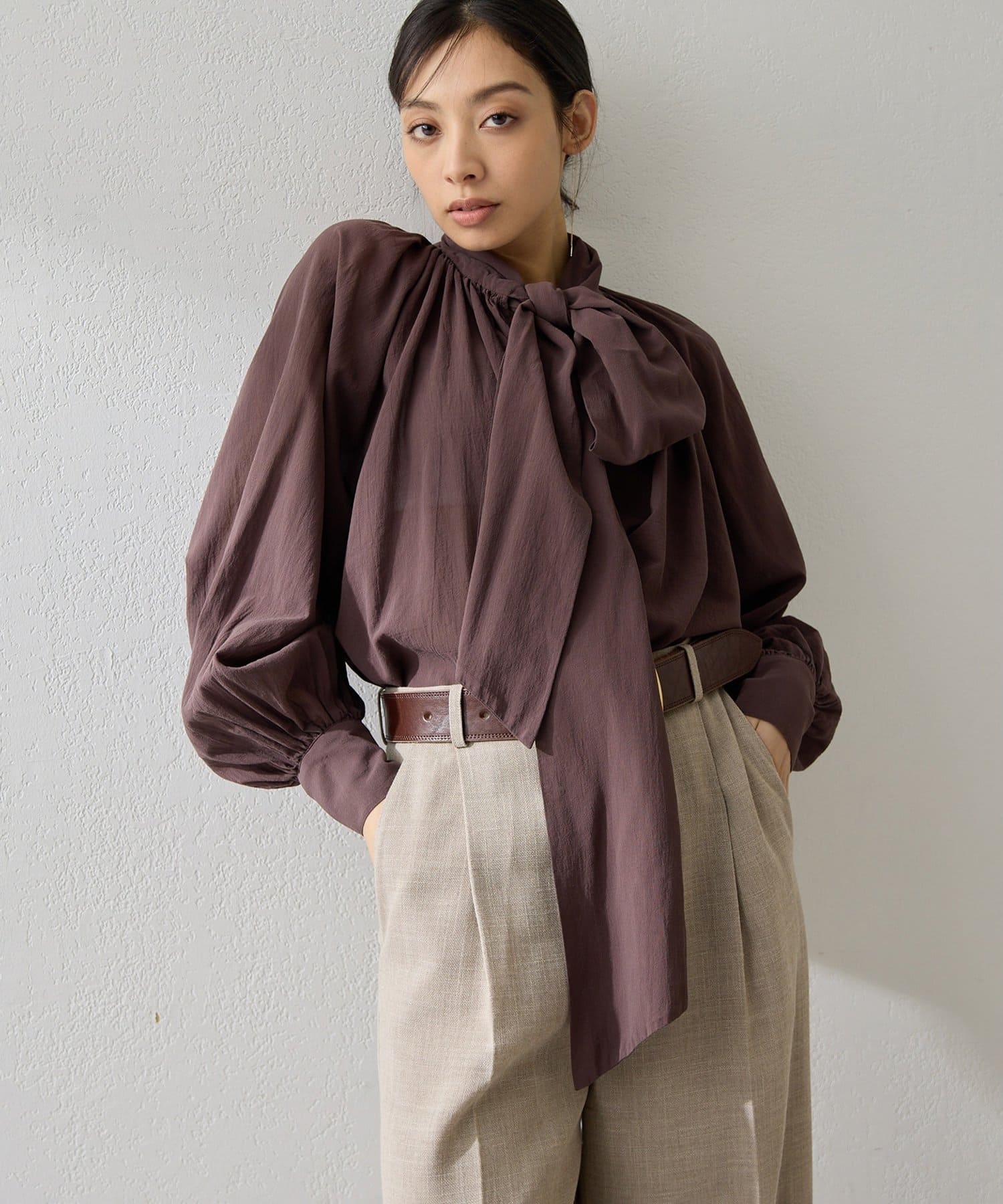 Whim Gazette(ウィム ガゼット) 製品染めボウブラウス