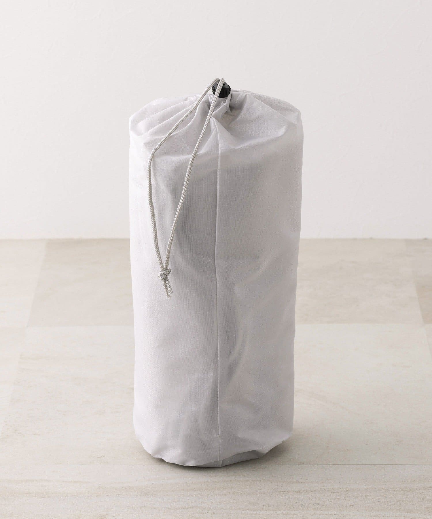 3COINS(スリーコインズ) 収納袋付き難燃毛布：150×130cm／SOBANI