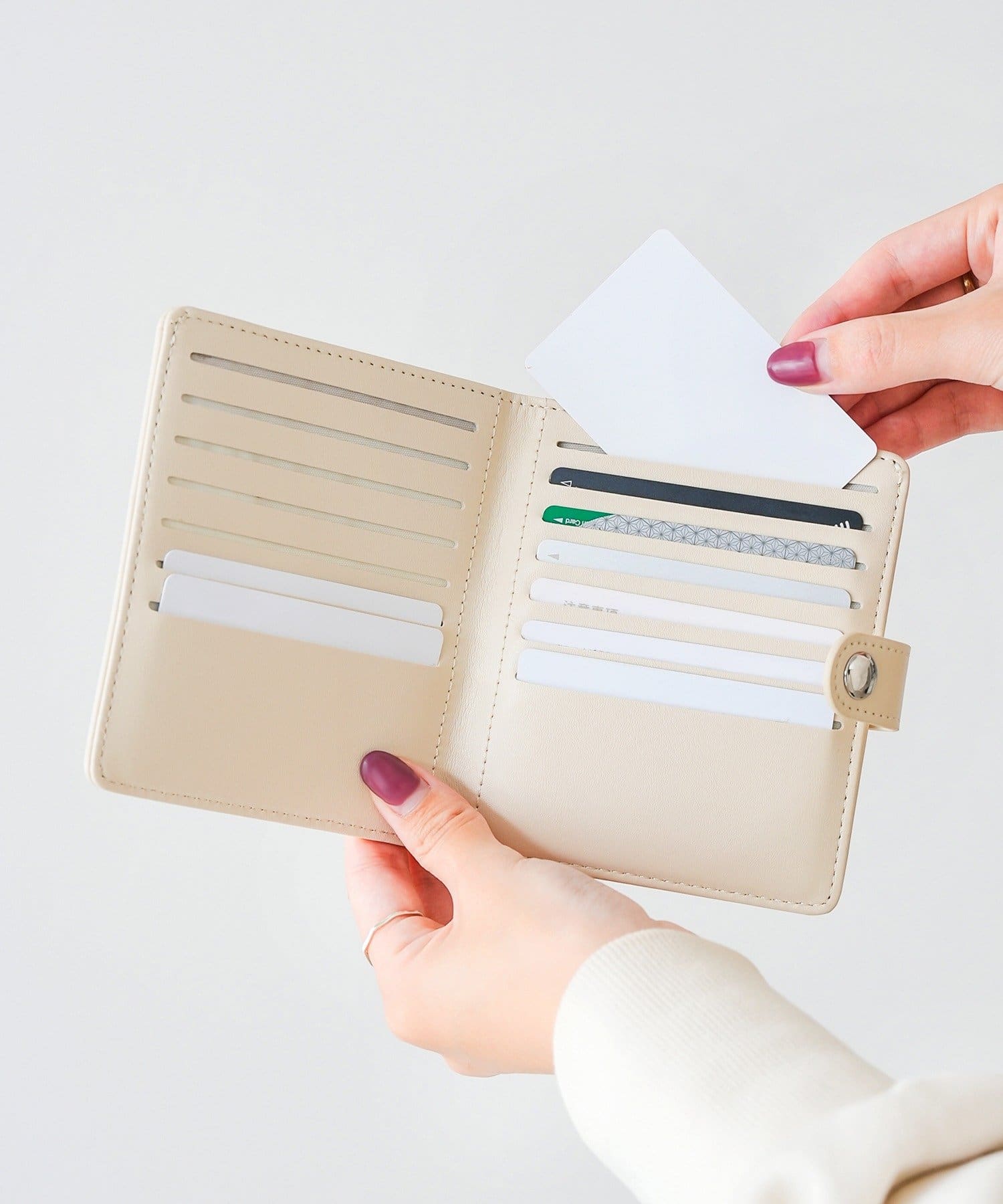 3COINS(スリーコインズ) 《14枚入る》大容量ポイントカードケース