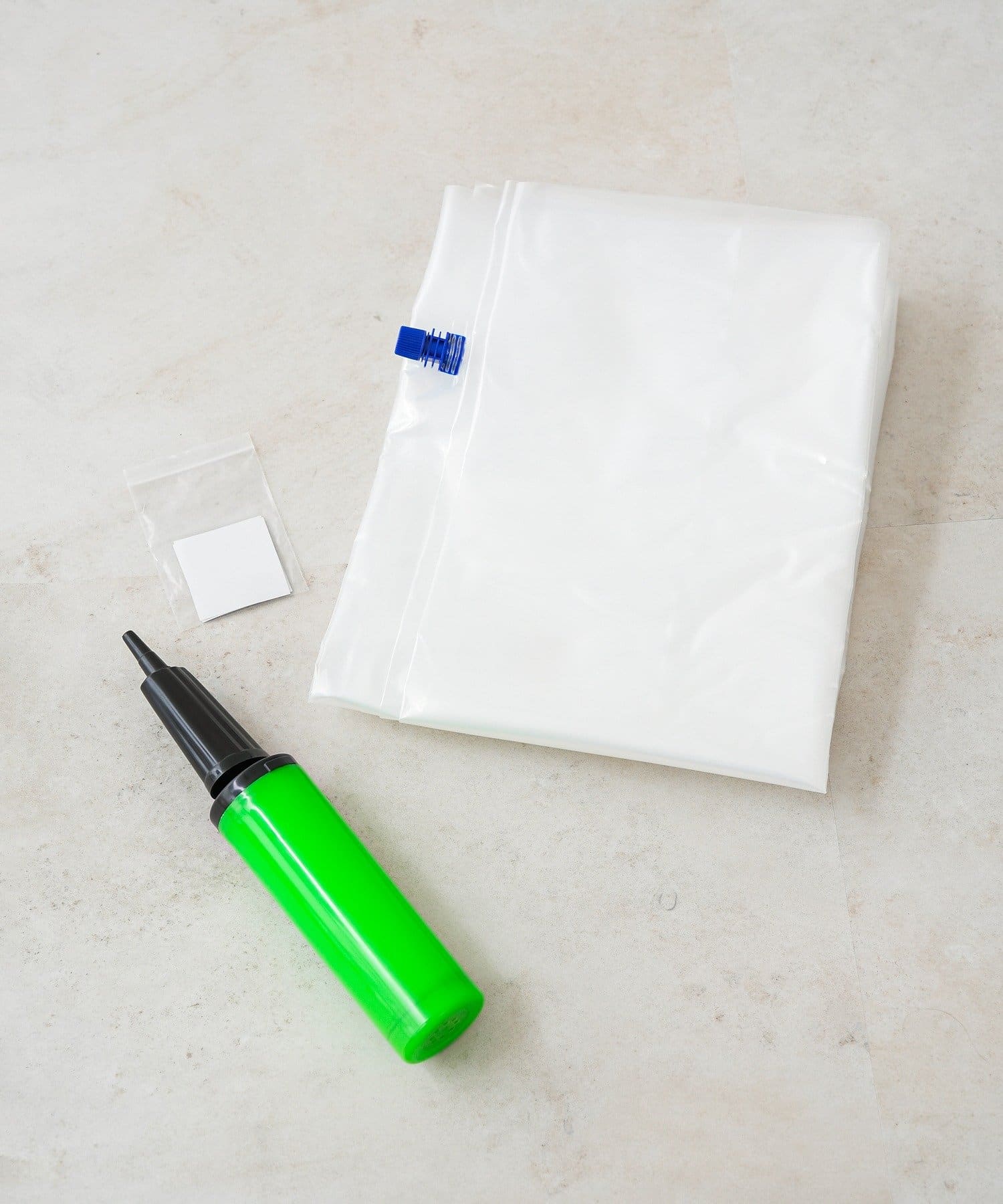 3COINS(スリーコインズ) 防災エアマット／SOBANI