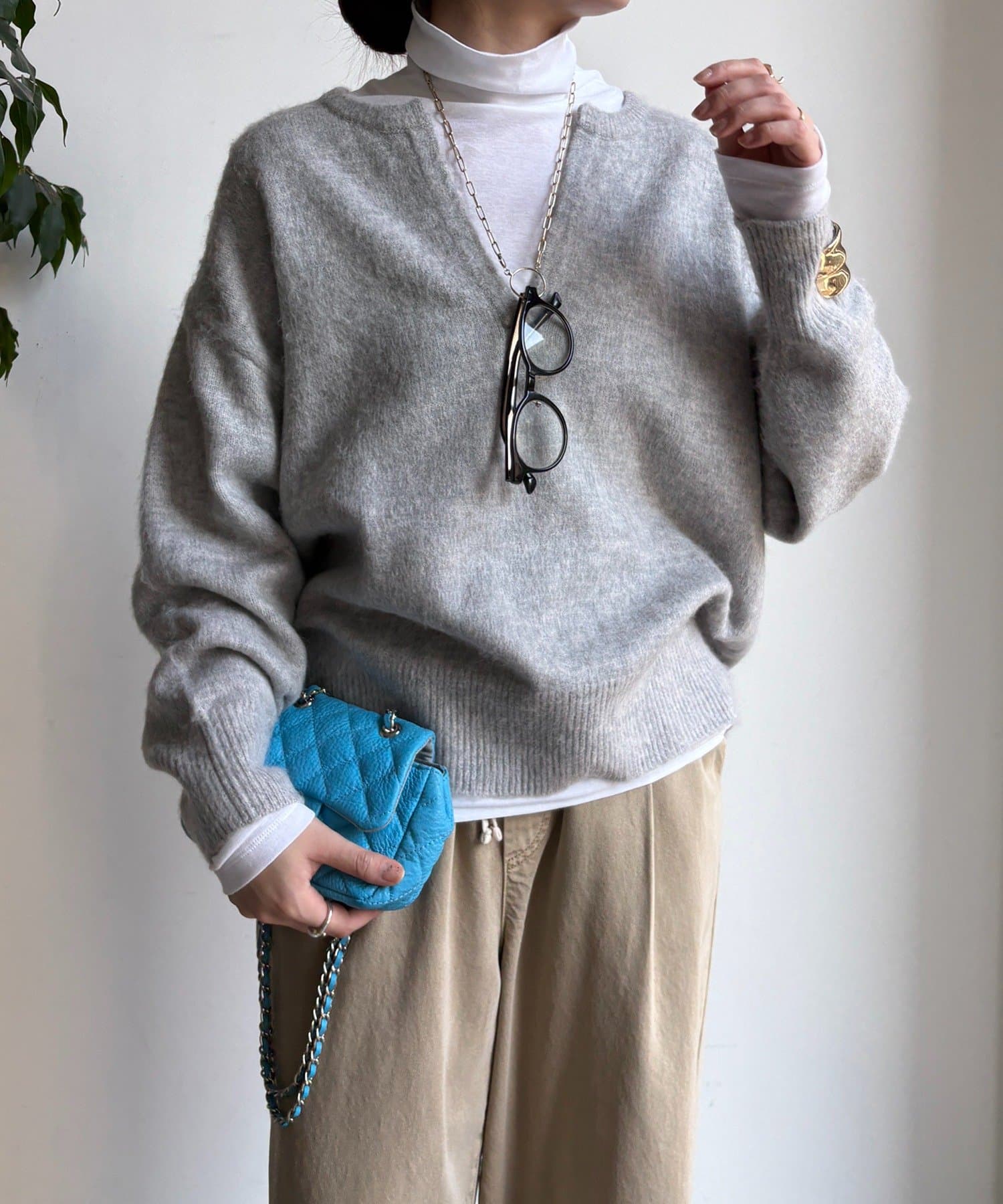 DOUDOU(ドゥドゥ) 深Vスリットニット