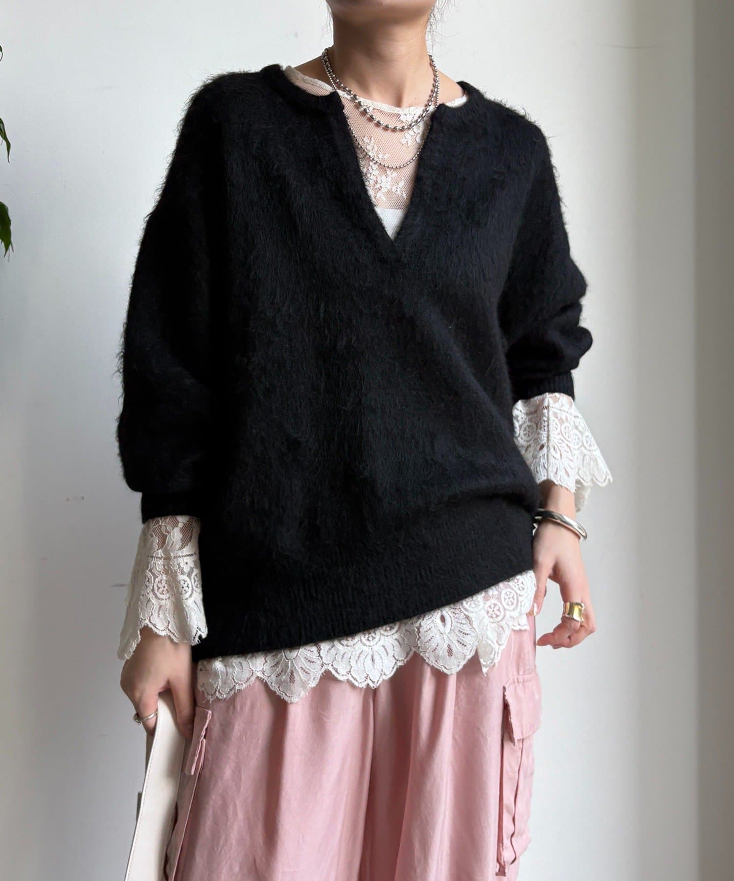 DOUDOU(ドゥドゥ) 深Vスリットニット