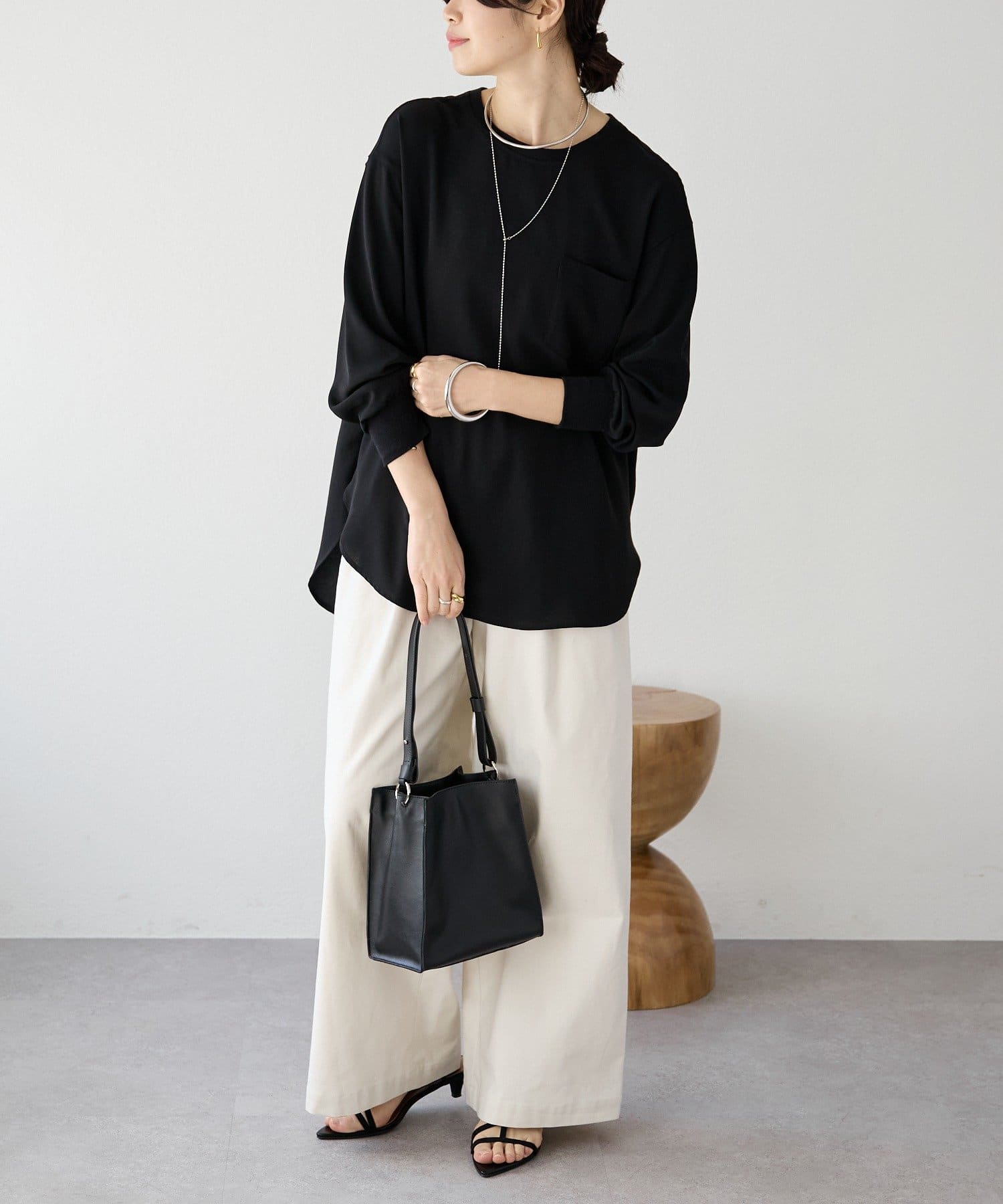 RIVE DROITE(リヴドロワ) 予約【5段階の長さ調節可能】スムース牛革スクエアショルダー