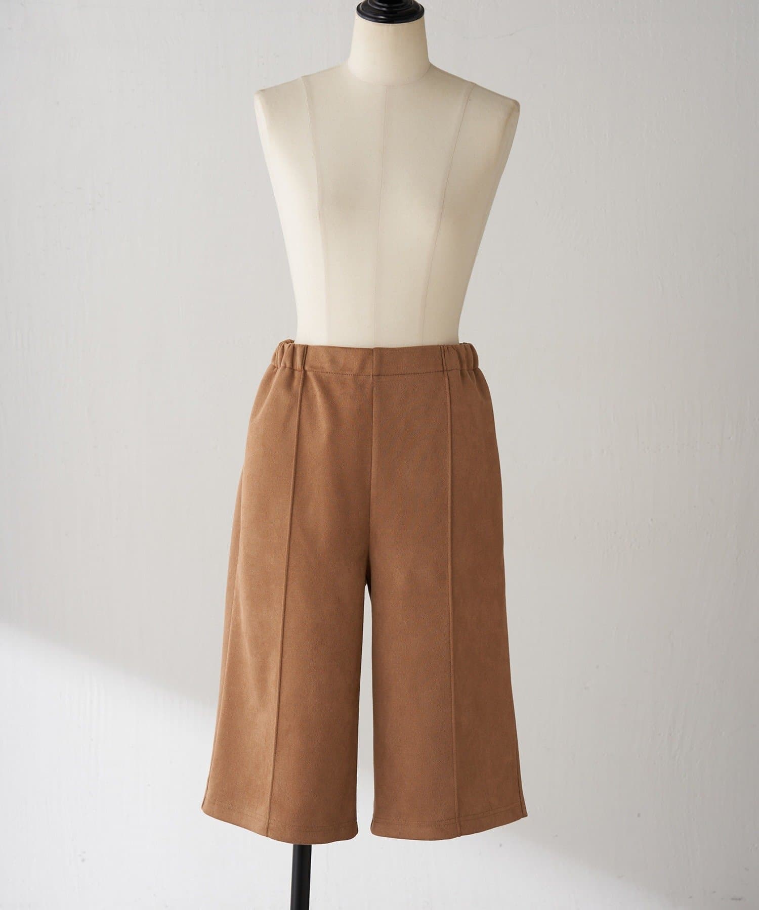 COLLAGE GALLARDAGALANTE(コラージュ ガリャルダガランテ) Q.anos スエードハーフパンツ