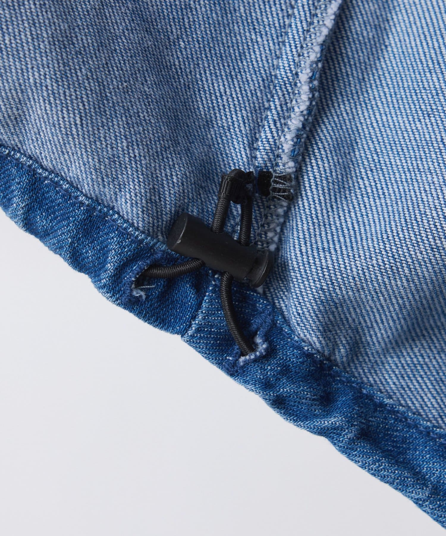 COLLAGE GALLARDAGALANTE(コラージュ ガリャルダガランテ) 【アレンジを楽しめる】Q.anos ドロストスタンドカラーデニムシャツ