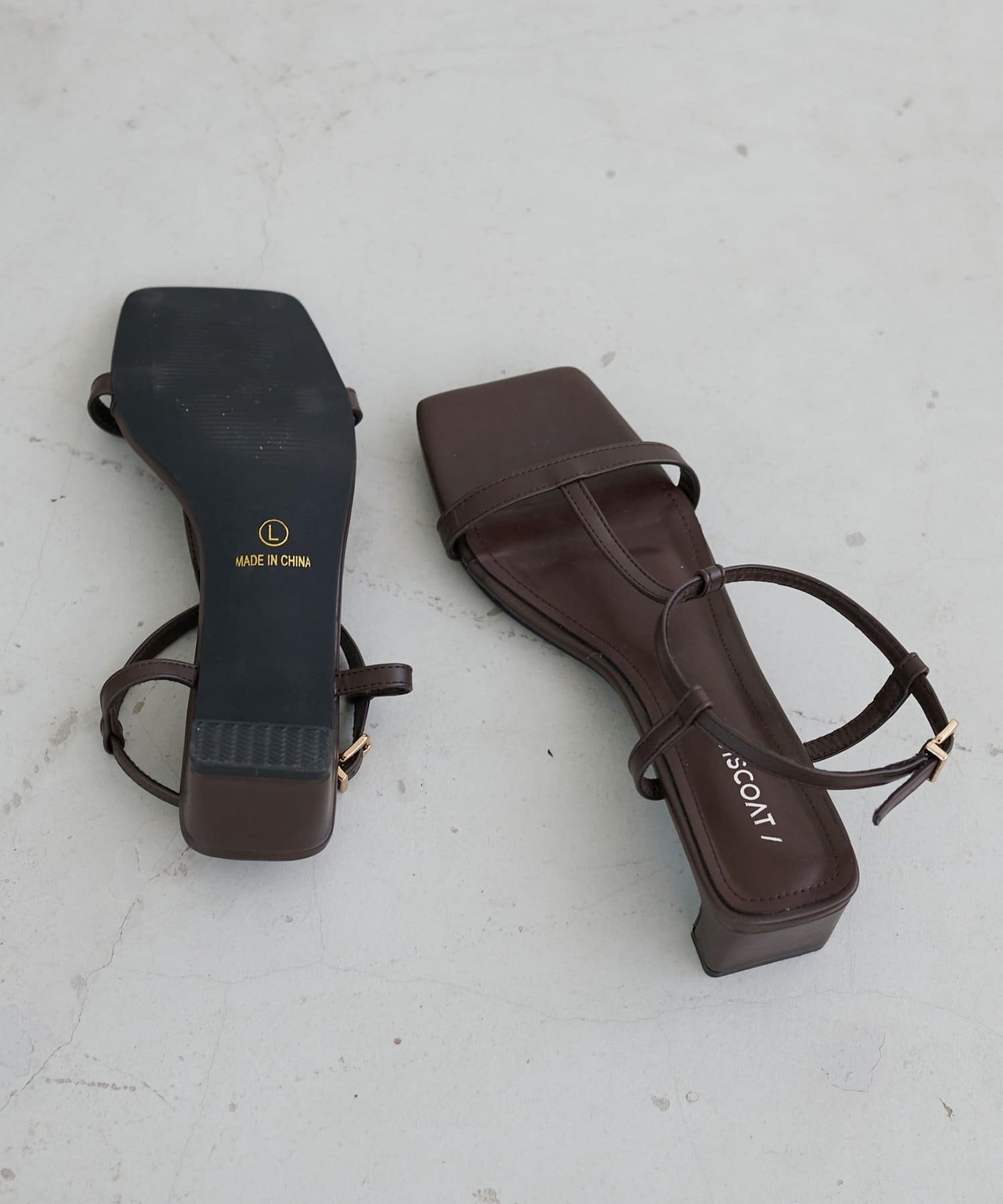 DISCOAT(ディスコート) Tストラップサンダル