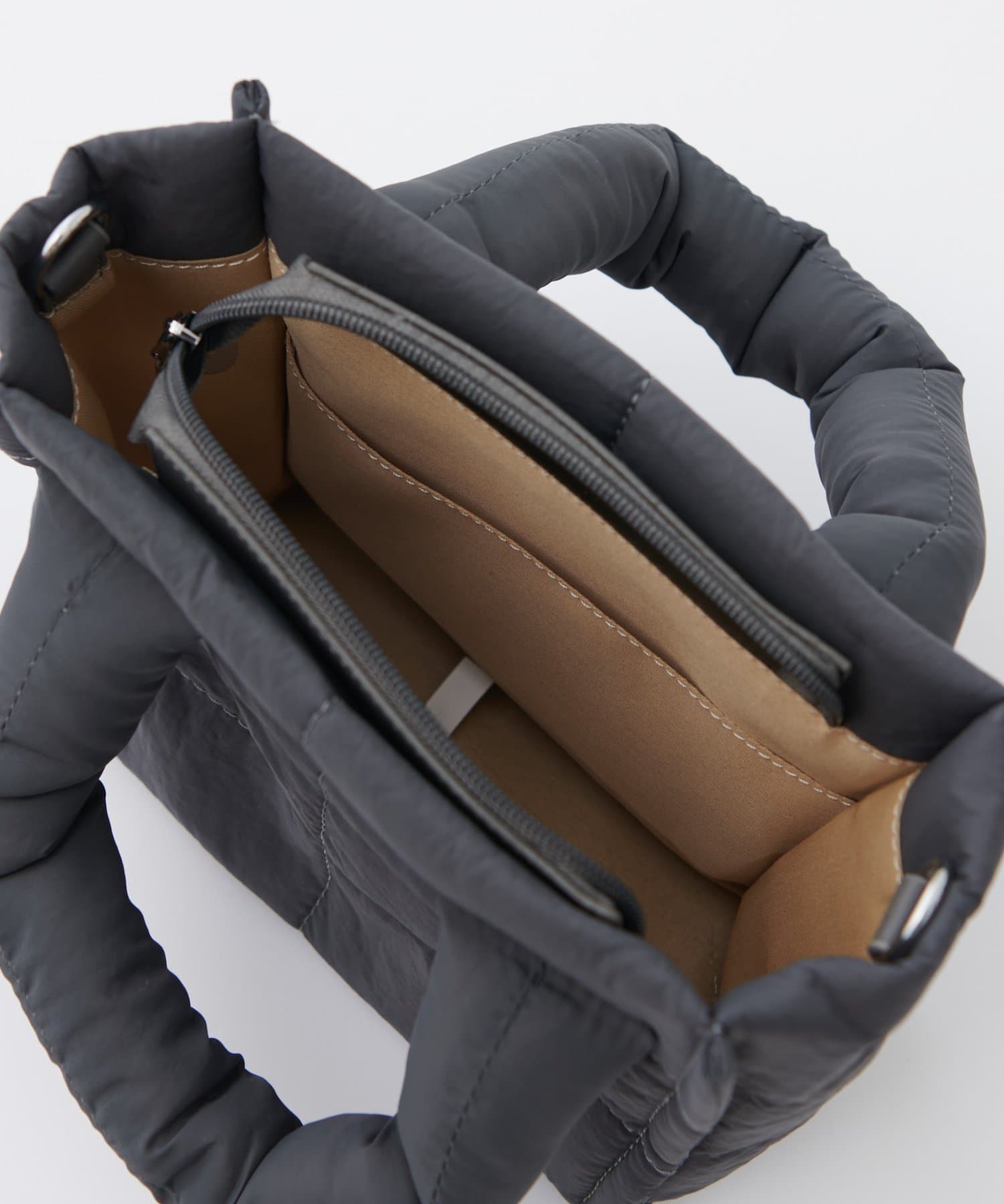 DISCOAT(ディスコート) スクエアキルティングミニショルダー