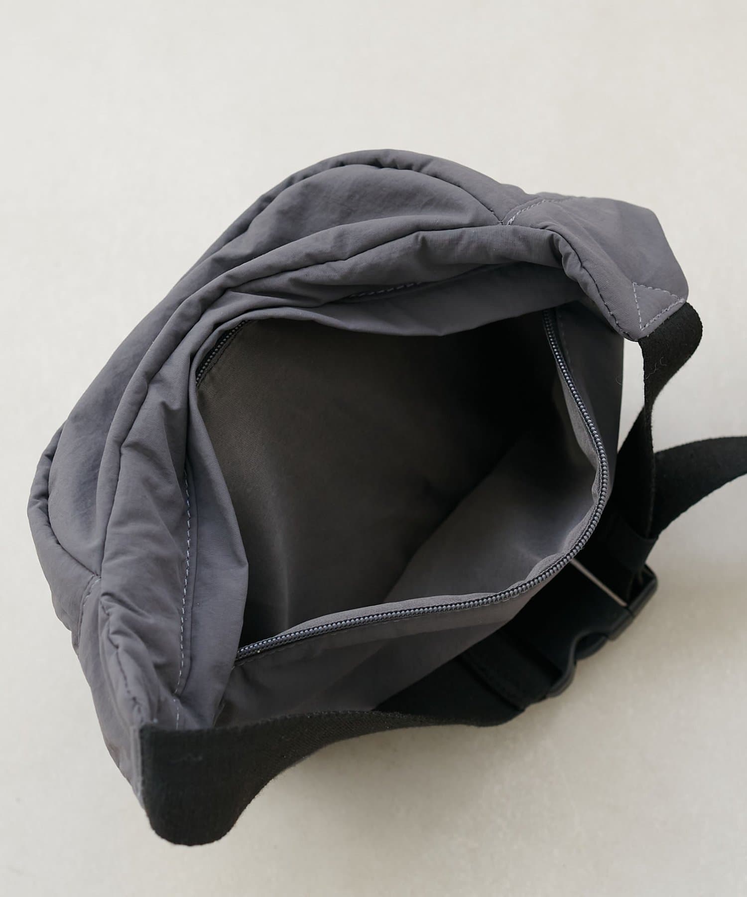 DISCOAT(ディスコート) 12/11(金)12:00～【SSS先行予約】ユーティリティーパフィーボディバッグ