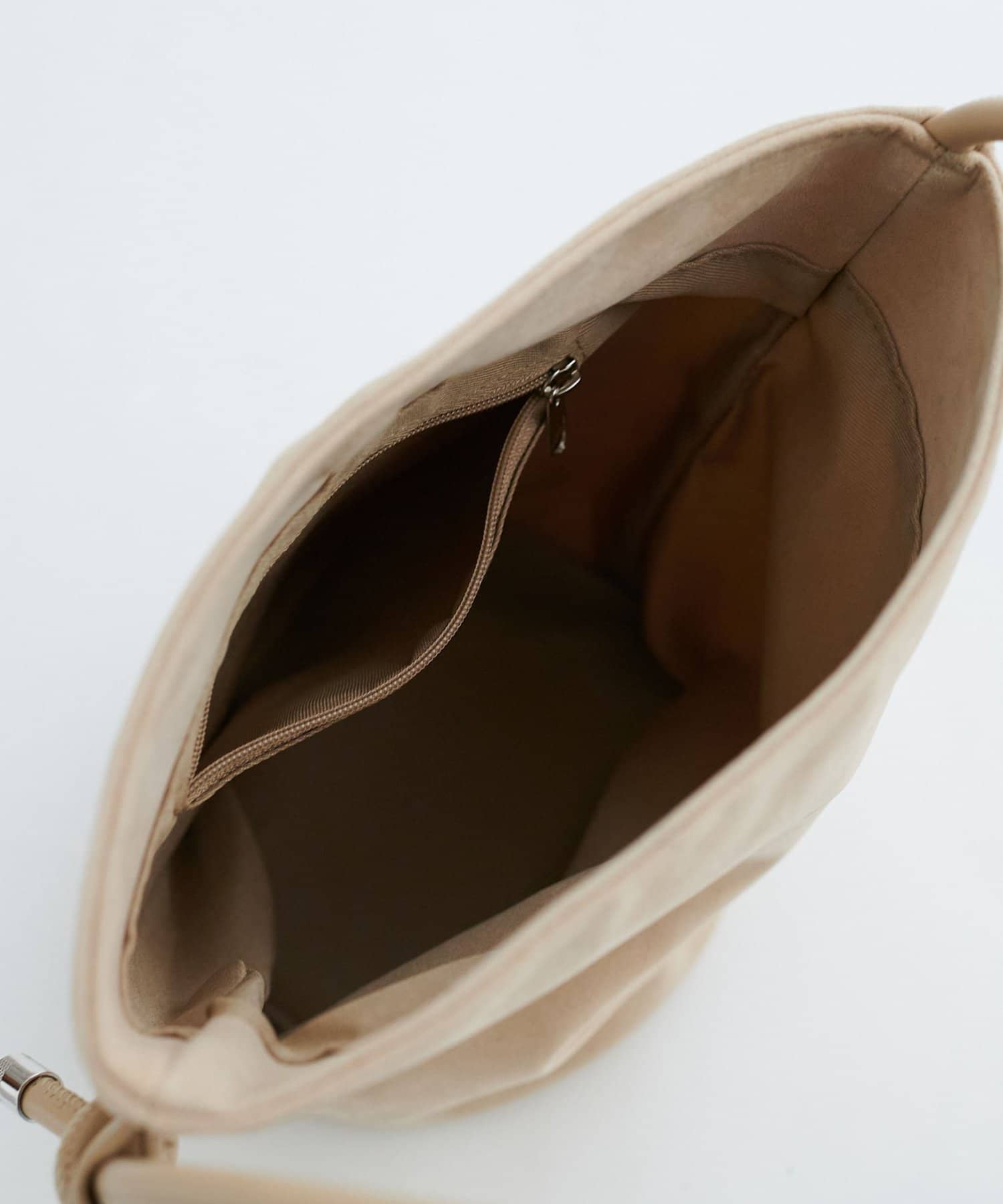 DISCOAT(ディスコート) 【SS先行予約/トレンド感◎】チャーム付ワンハンドルスエードミニショルダーバッグ