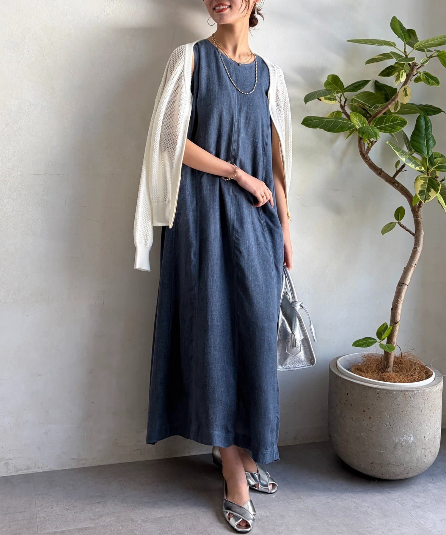 Chez toi(シェトワ) シアーデニムBACKZIPワンピース