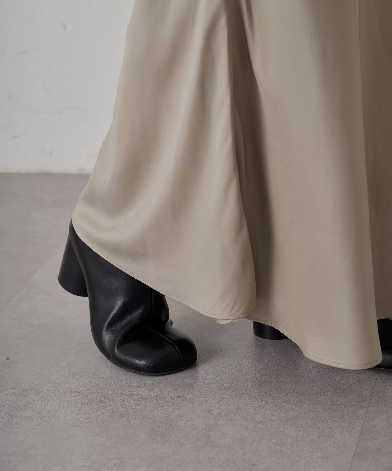 OUTLET(アウトレット) 【Loungedress】フィブリルナロースカート