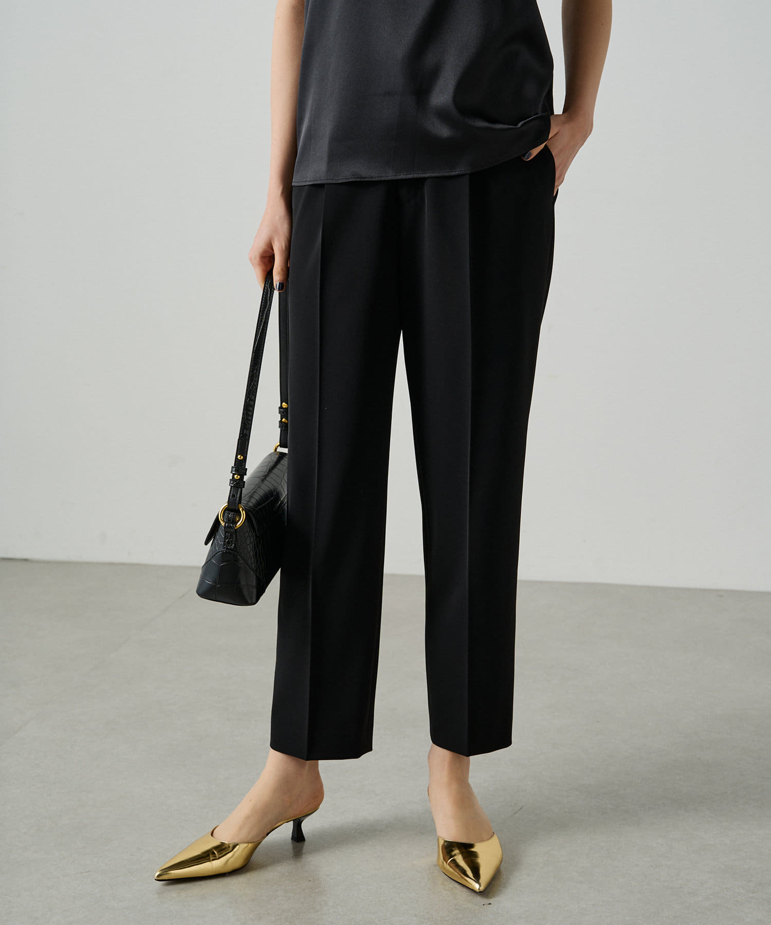 OUTLET(アウトレット) 【Loungedress】テーパードパンツ