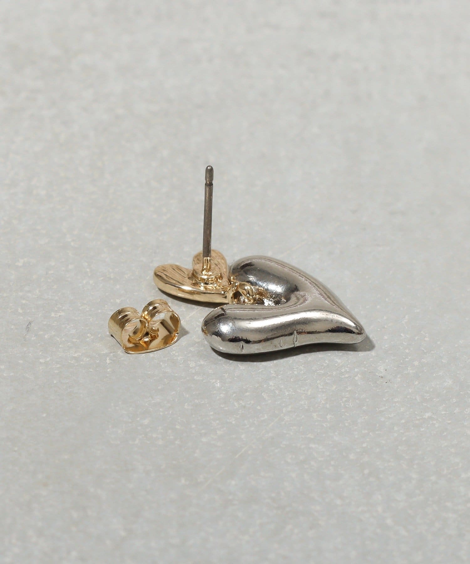 3COINS(スリーコインズ) ダブルハートピアス