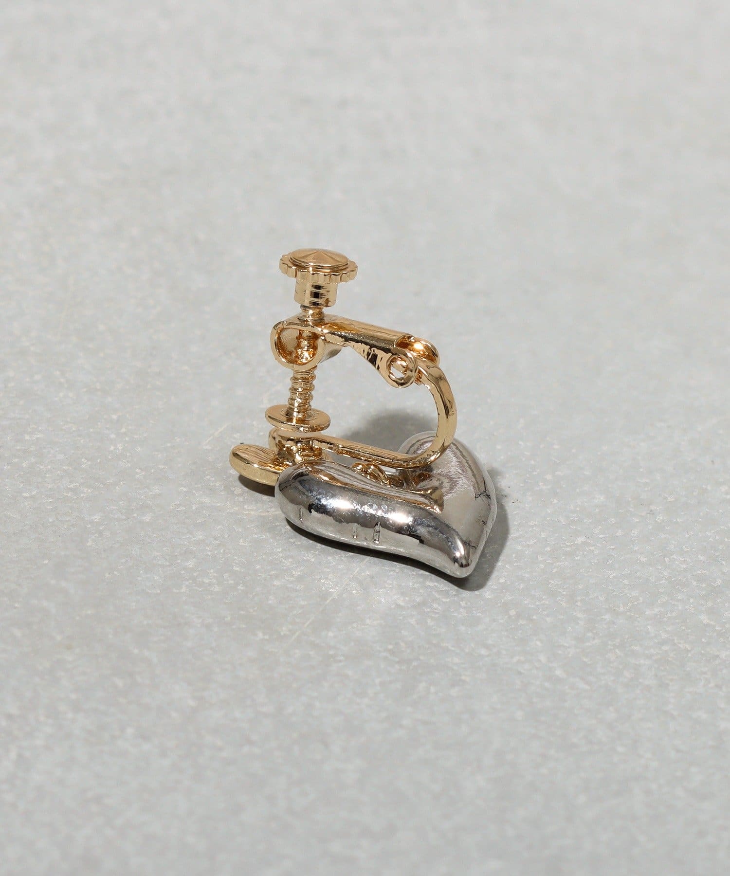 3COINS(スリーコインズ) ダブルハートイヤリング