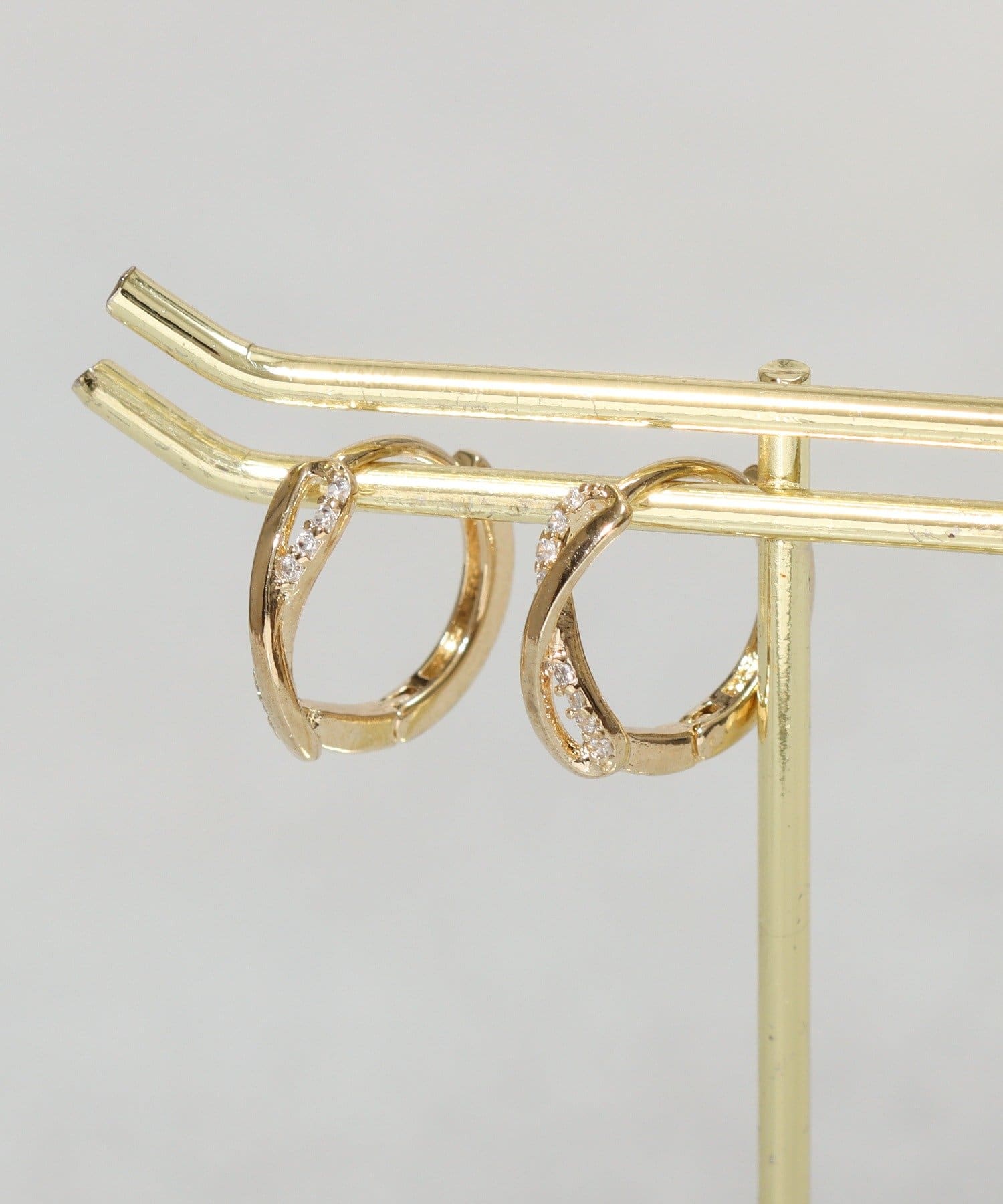 3COINS(スリーコインズ) キラキラクロスワンタッチピアス