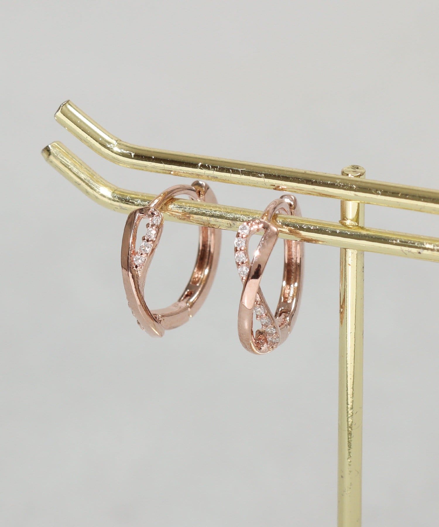 3COINS(スリーコインズ) キラキラクロスワンタッチピアス