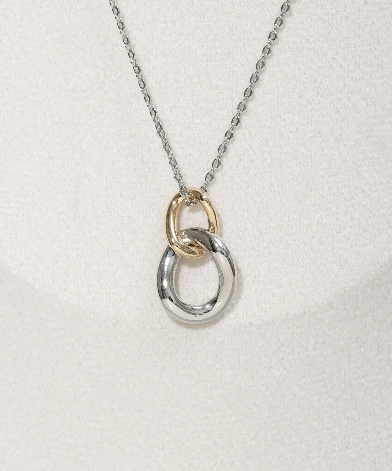 3COINS(スリーコインズ) ツートーンラウンドショートネックレス