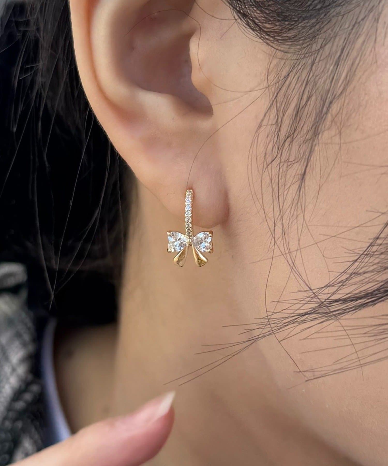 Lattice(ラティス) リボンストーンピアス