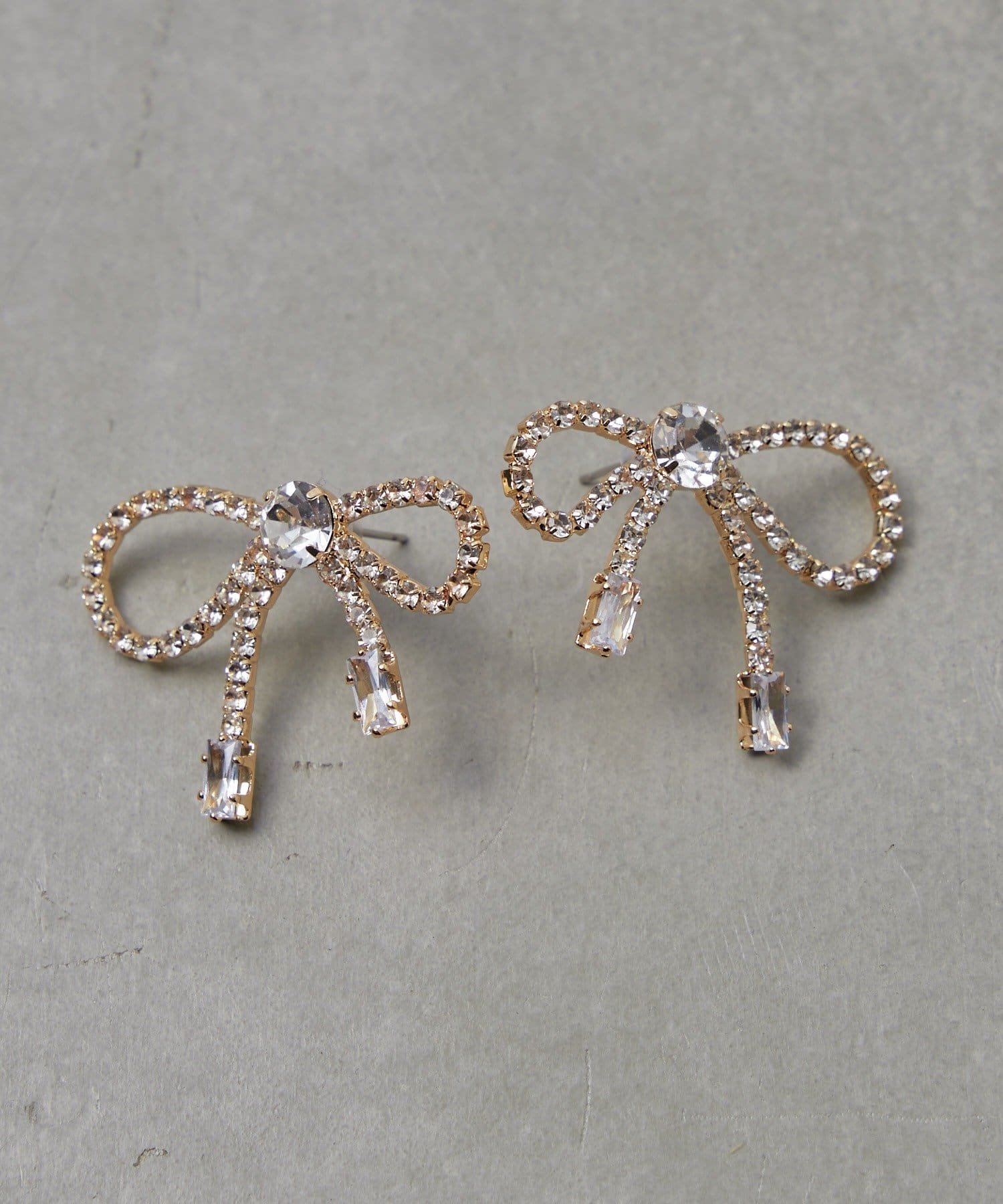 Lattice(ラティス) 【オケージョン】ストーンリボンピアス